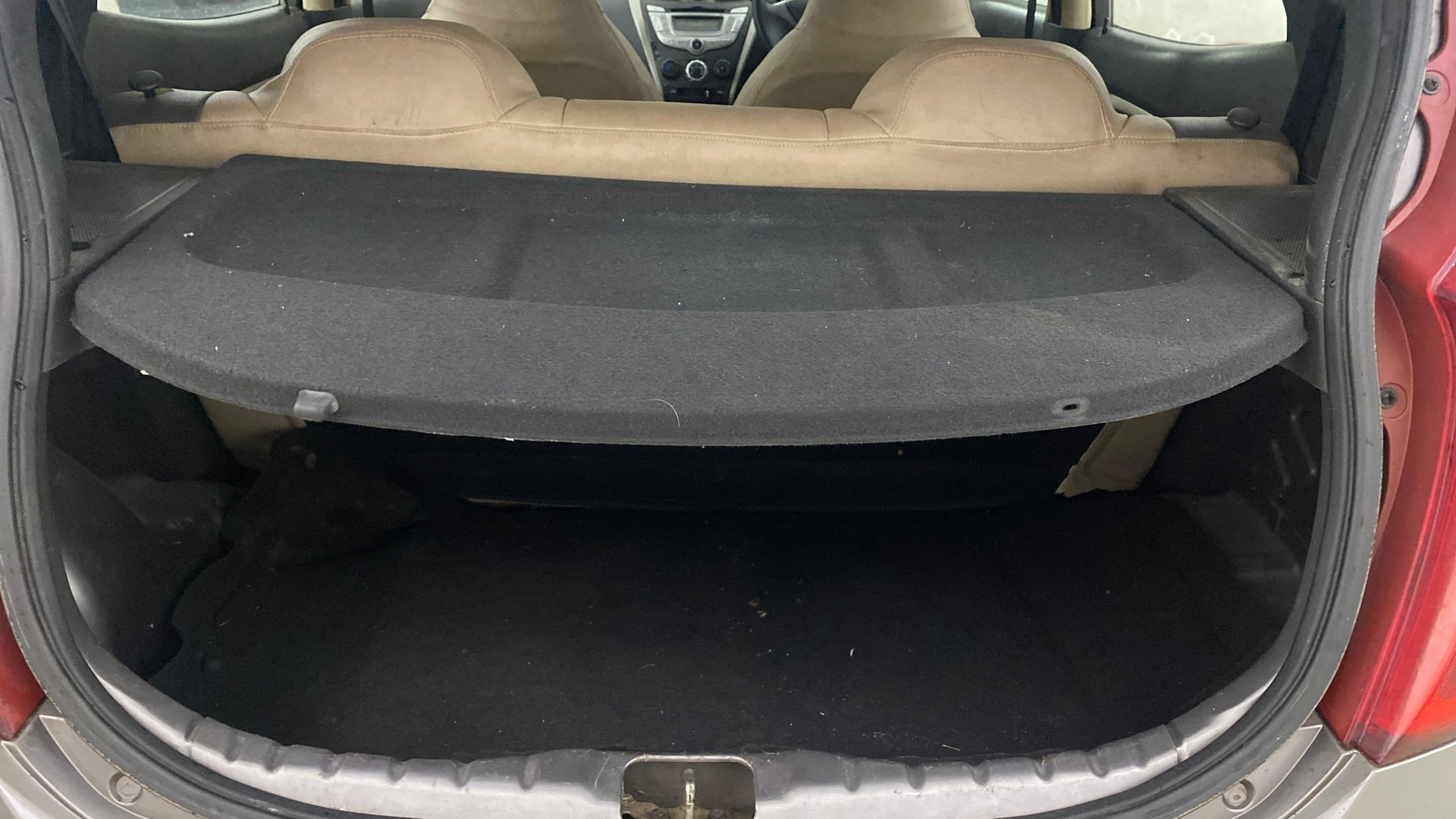 View 2013 Hyundai EON Magna Plus Image 10 Used 2013 Hyundai EON Magna Plus Image 10