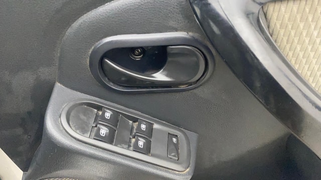 View Renault Duster Image 38 Used Renault Duster Image 38