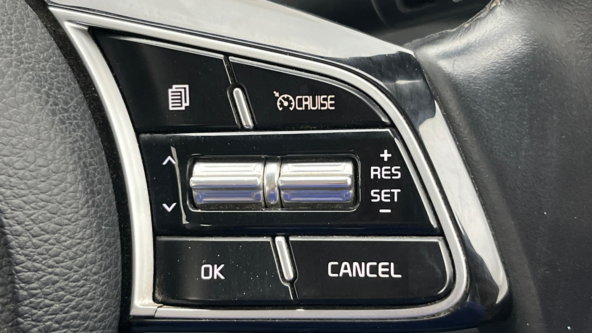 View 2020 Kia Seltos HTX Plus AT Diesel Image 3 Used 2020 Kia Seltos HTX Plus AT Diesel Image 3