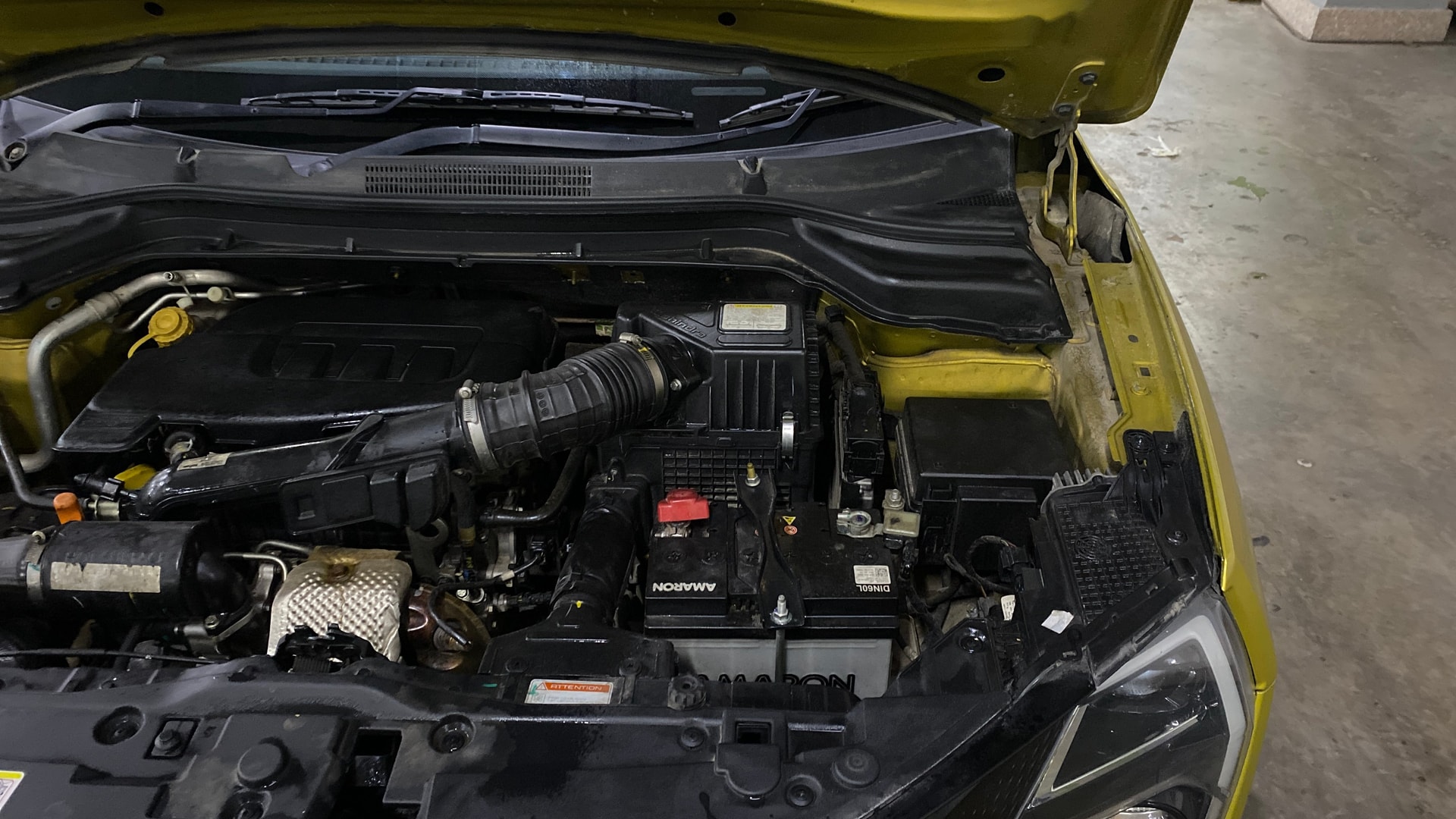View 2024 Mahindra XUV 3XO AX5 1.2 L TCMPFi Image 29 Used 2024 Mahindra XUV 3XO AX5 1.2 L TCMPFi Image 29