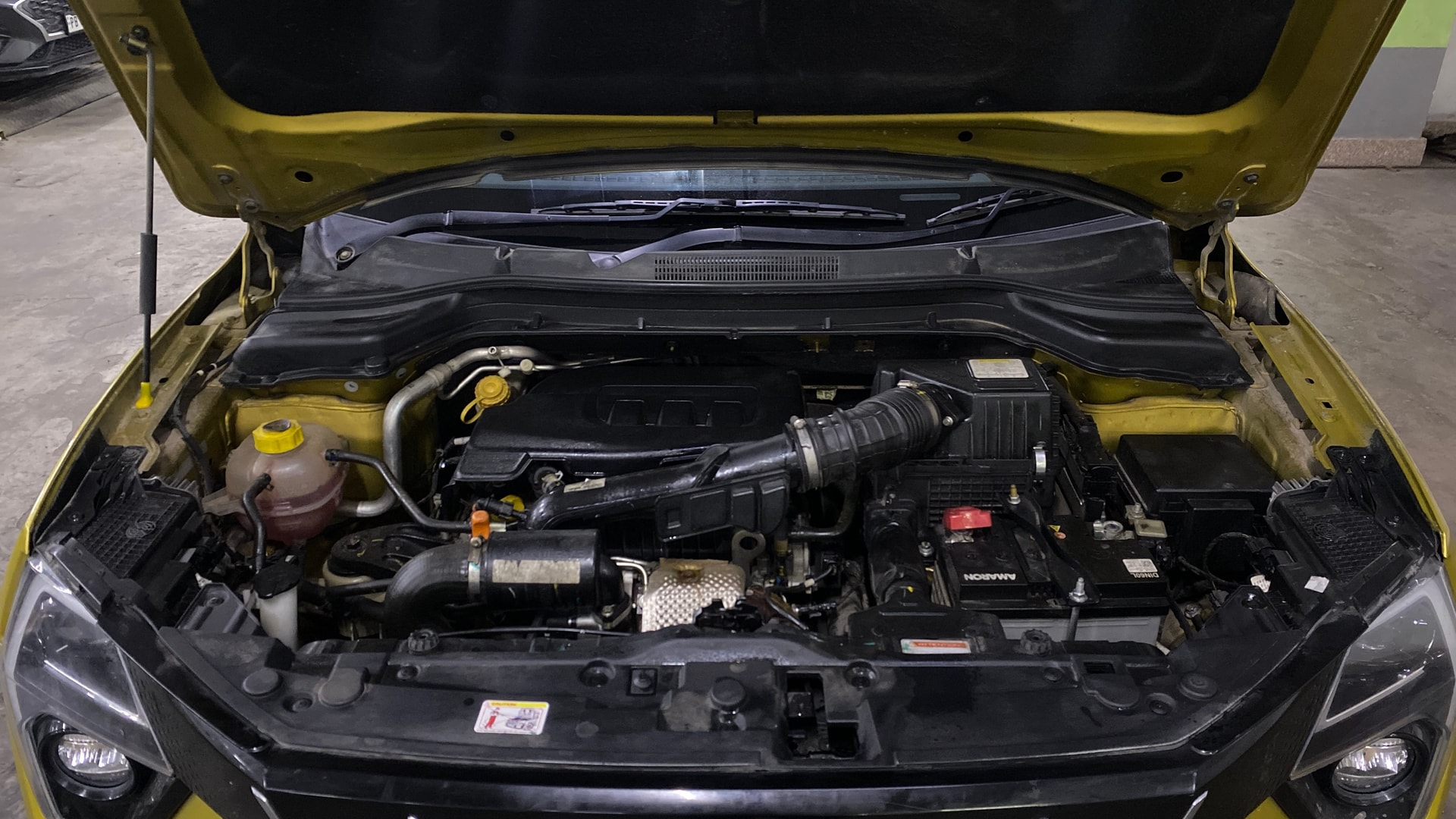 View 2024 Mahindra XUV 3XO AX5 1.2 L TCMPFi Image 44 Used 2024 Mahindra XUV 3XO AX5 1.2 L TCMPFi Image 44