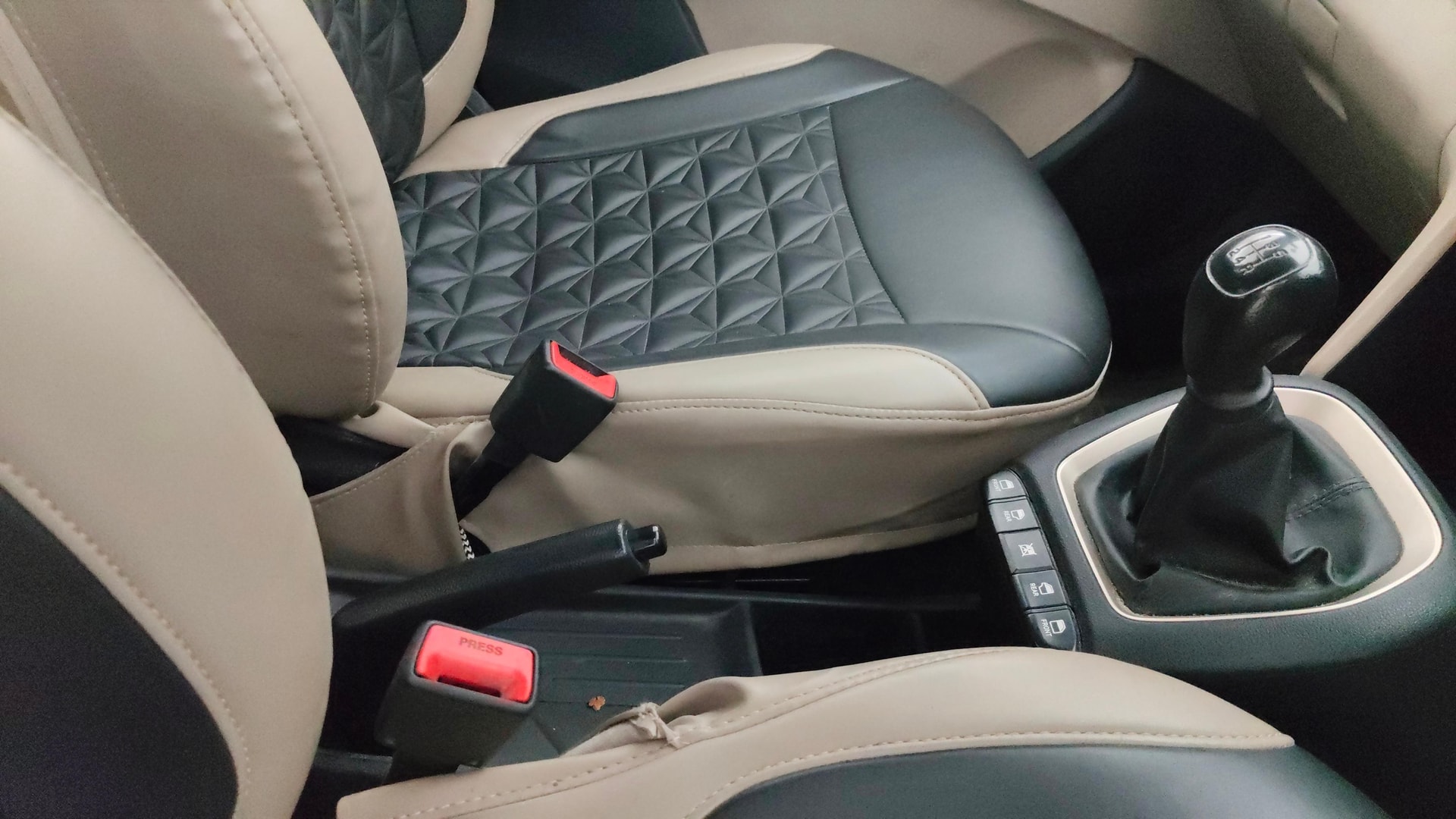 View 2020 Hyundai New Santro D-Lite Petrol Image 37 Used 2020 Hyundai New Santro D-Lite Petrol Image 37