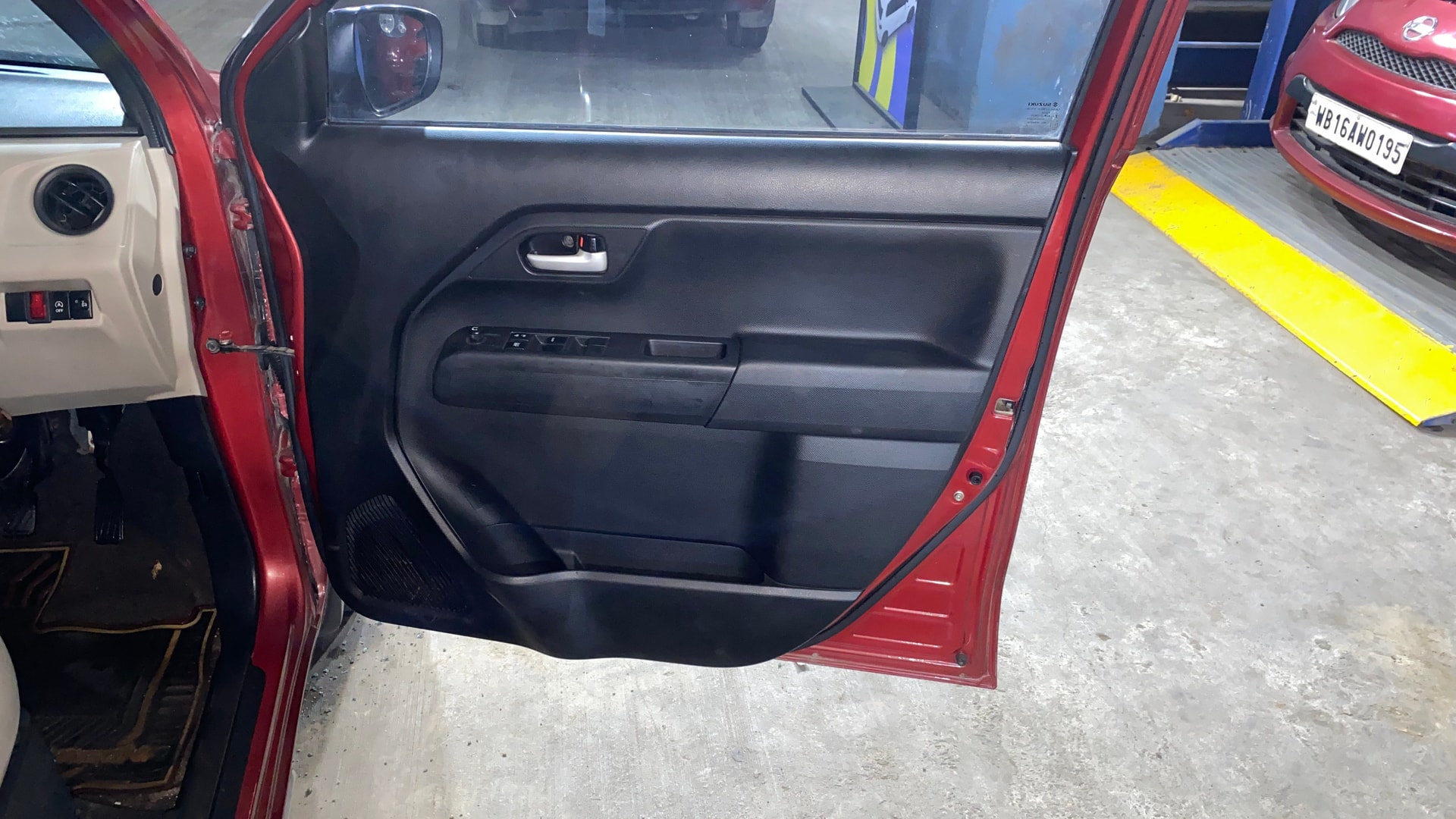 View 2022 Maruti Suzuki 1000 Base Variant Image 33 Used 2022 Maruti Suzuki 1000 Base Variant Image 33