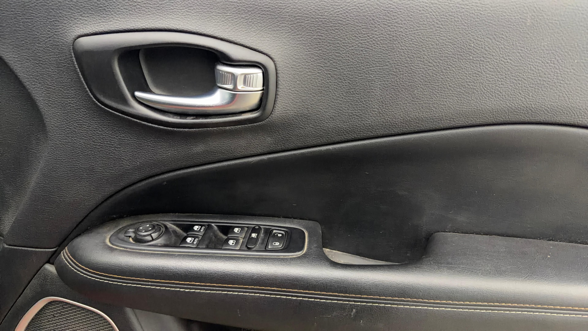 View 2019 Jeep Compass Sport Plus Petrol BS IV Image 33 Used 2019 Jeep Compass Sport Plus Petrol BS IV Image 33