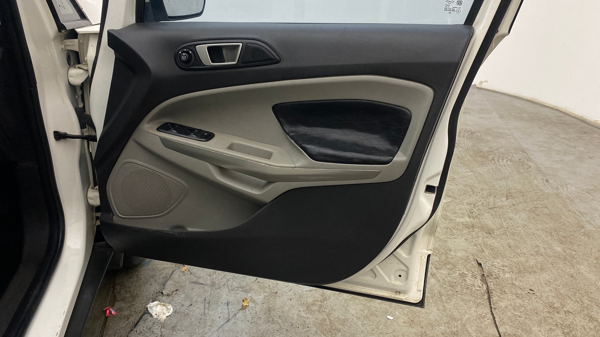 View 2017 Ford EcoSport 1.5 TDCi Diesel Ambiente BS IV Image 33 Used 2017 Ford EcoSport 1.5 TDCi Diesel Ambiente BS IV Image 33
