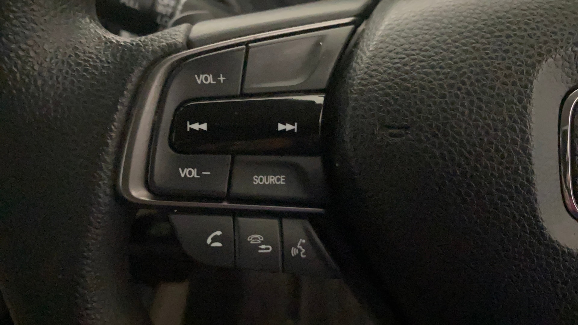 View 2024 Honda Elevate V CVT Image 3 Used 2024 Honda Elevate V CVT Image 3