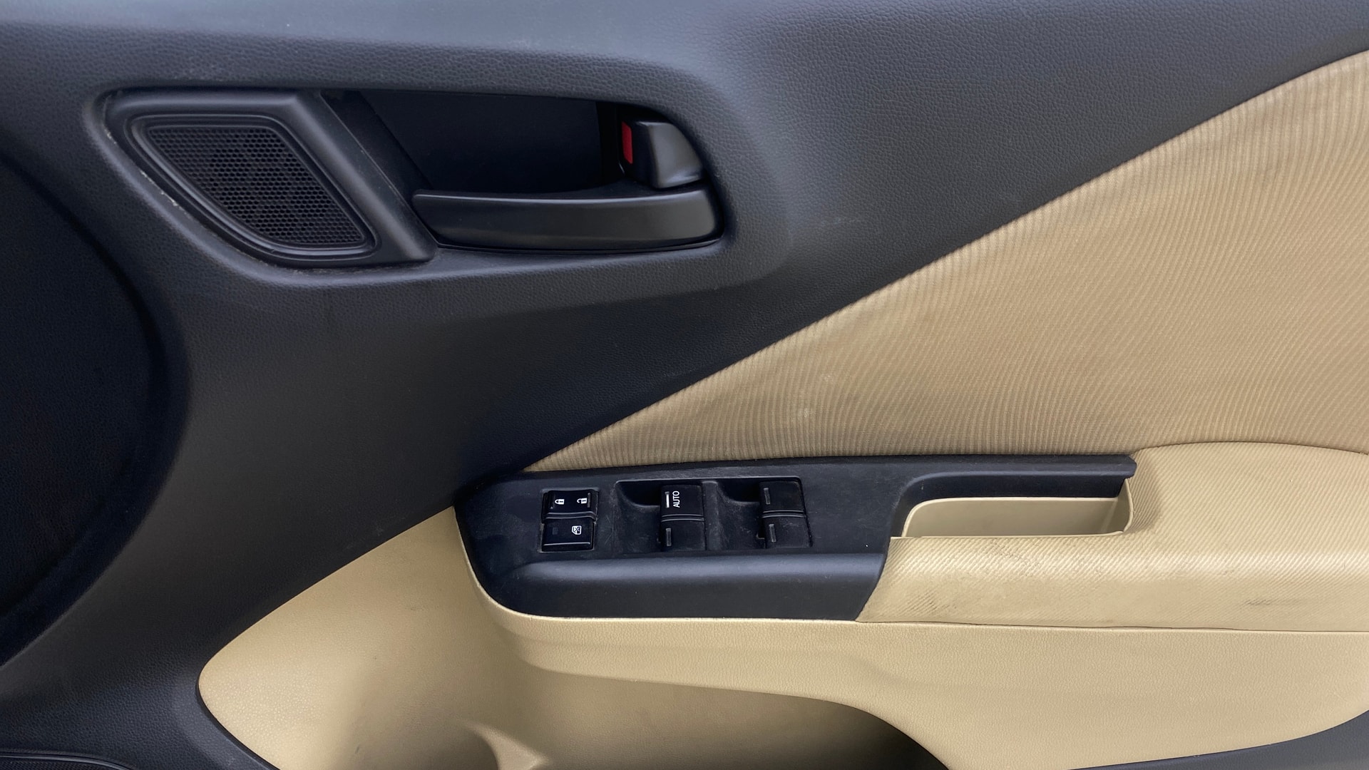 View 2015 Honda City ZX MT Diesel Anniversary Edition Image 32 Used 2015 Honda City ZX MT Diesel Anniversary Edition Image 32