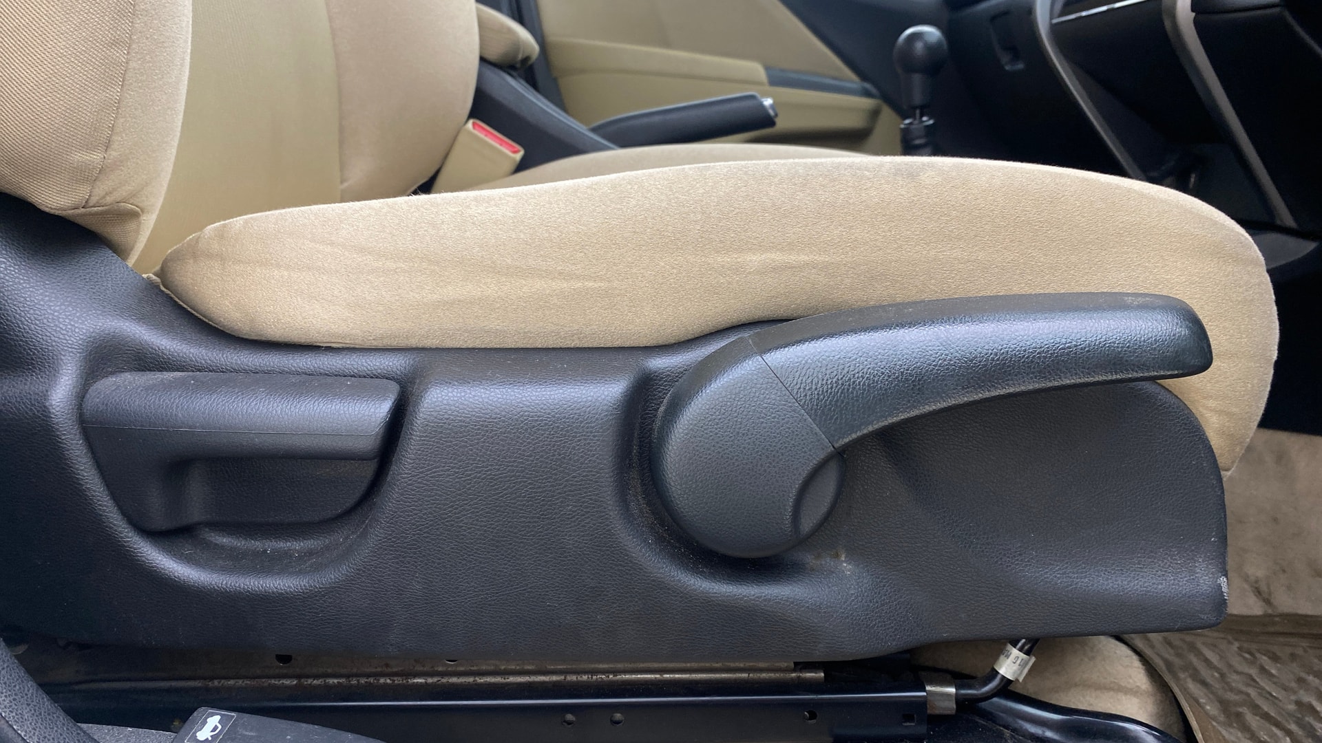 View 2015 Honda City ZX MT Diesel Anniversary Edition Image 18 Used 2015 Honda City ZX MT Diesel Anniversary Edition Image 18