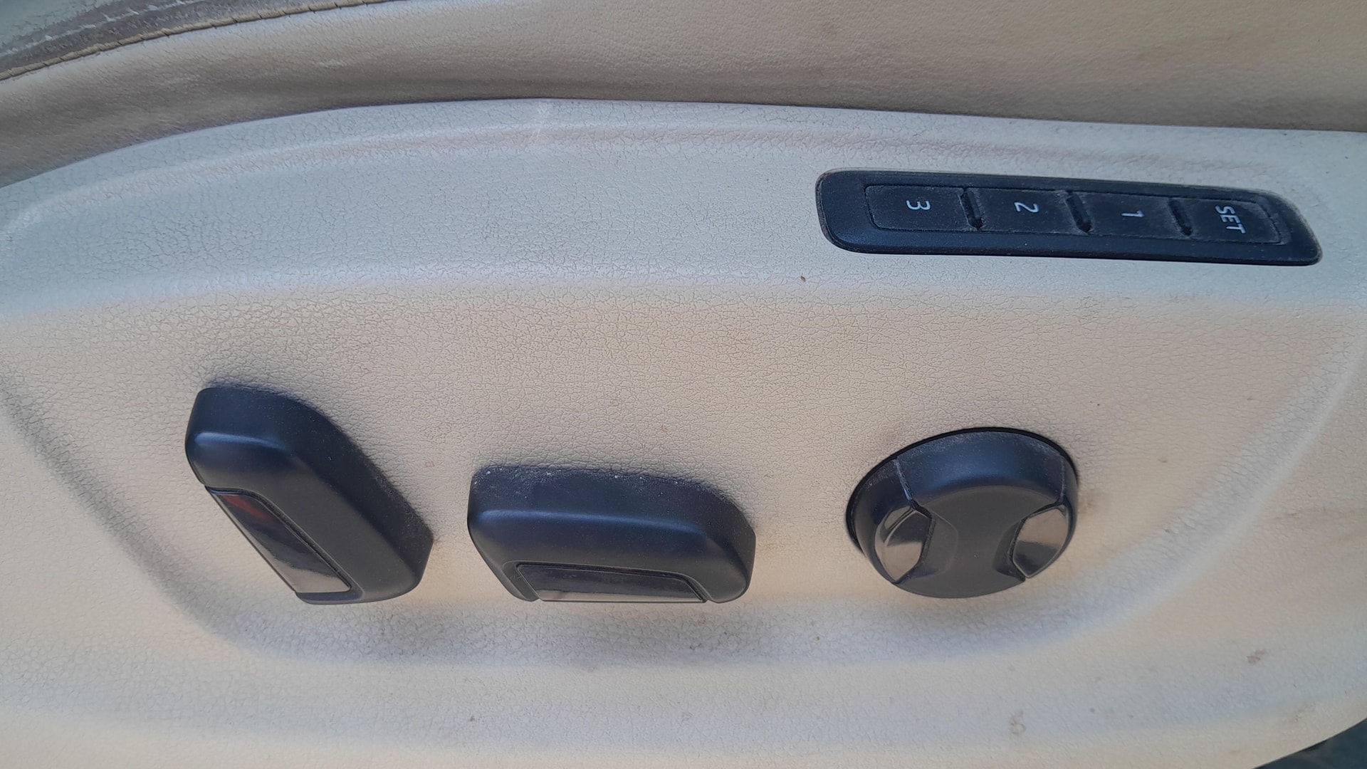 View 2014 Skoda Octavia 2.0 Elegance TDI CR AT Image 18 Used 2014 Skoda Octavia 2.0 Elegance TDI CR AT Image 18
