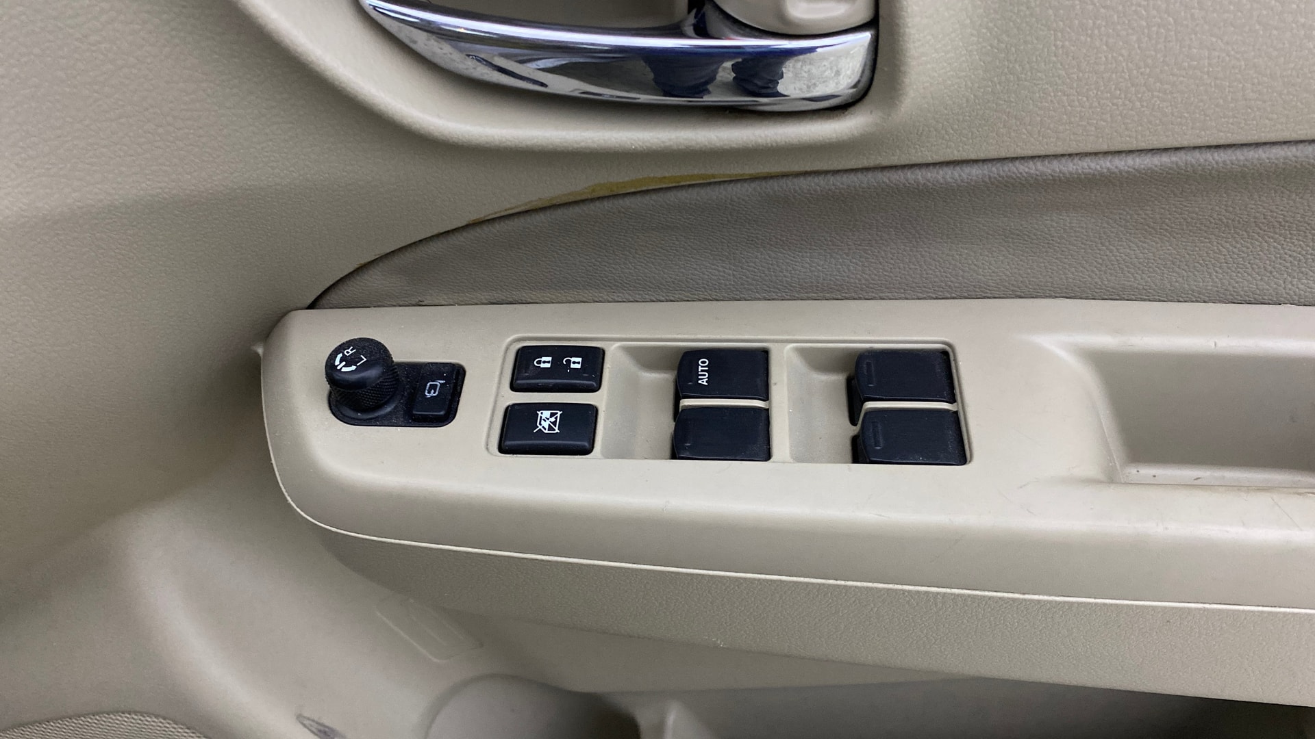 View 2016 Maruti Suzuki 1000 Base Variant Image 33 Used 2016 Maruti Suzuki 1000 Base Variant Image 33