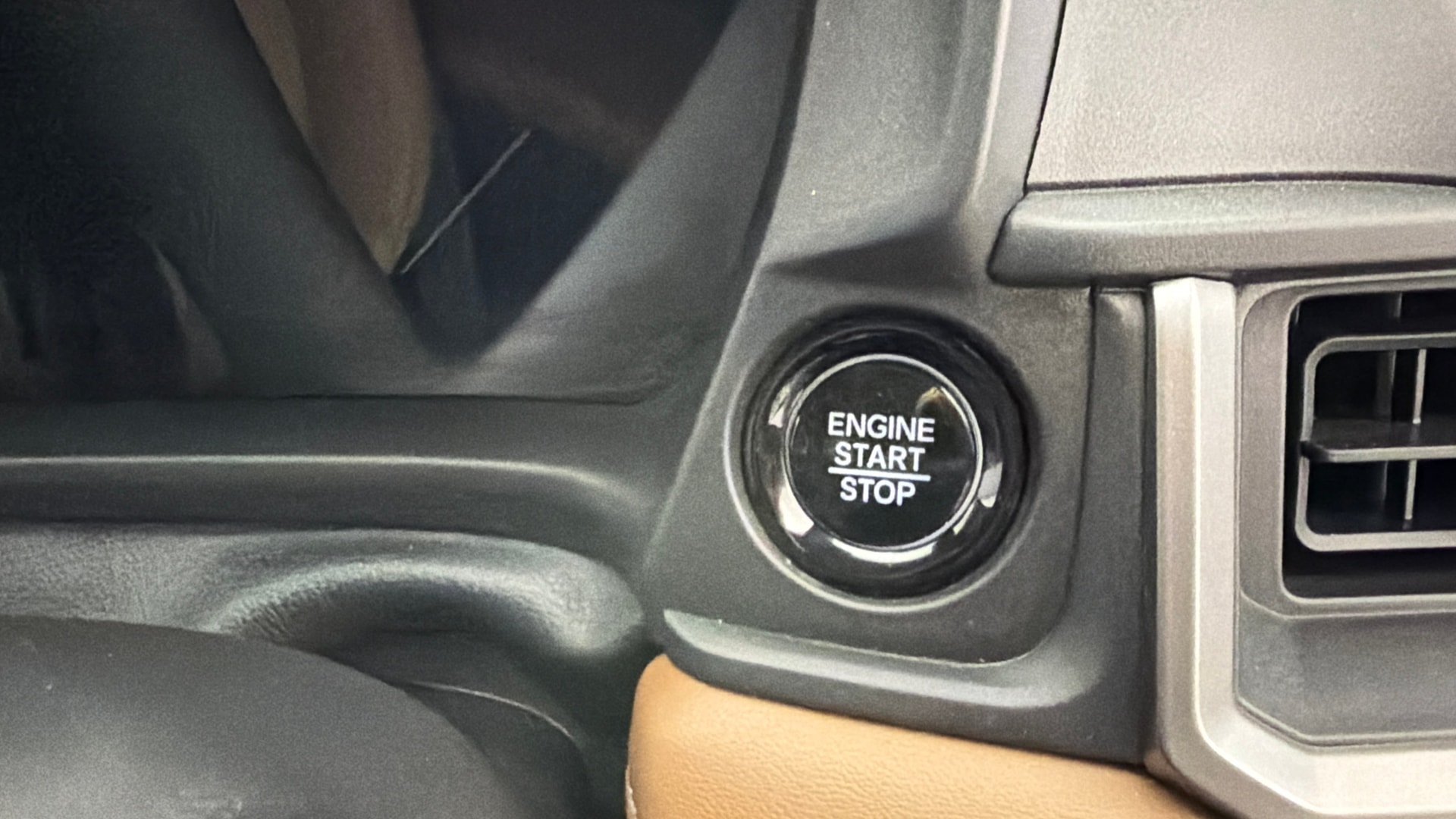 View 2024 Honda Elevate ZX CVT Image 41 Used 2024 Honda Elevate ZX CVT Image 41