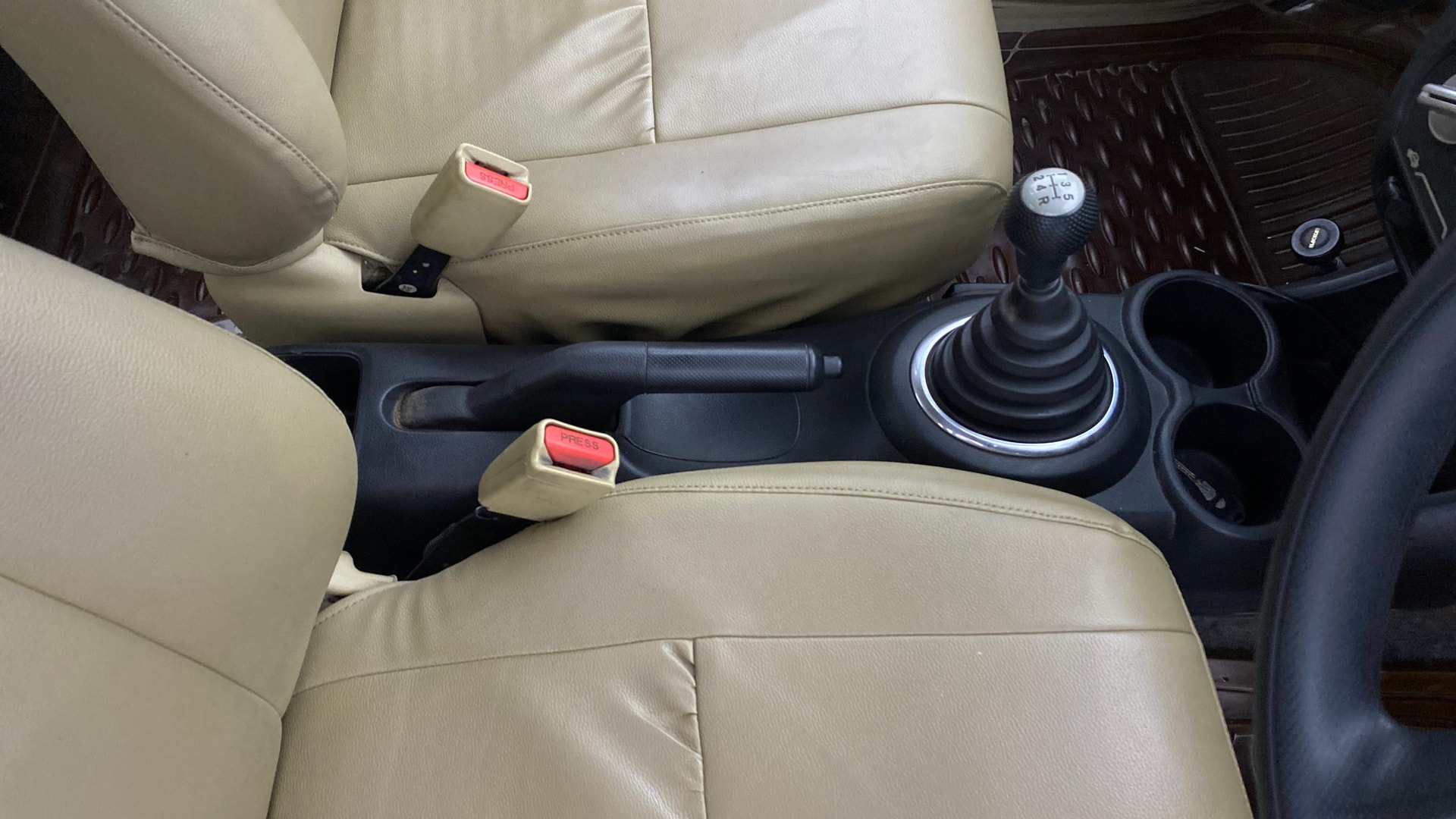 View 2015 Honda Amaze E MT Petrol BS IV Image 37 Used 2015 Honda Amaze E MT Petrol BS IV Image 37
