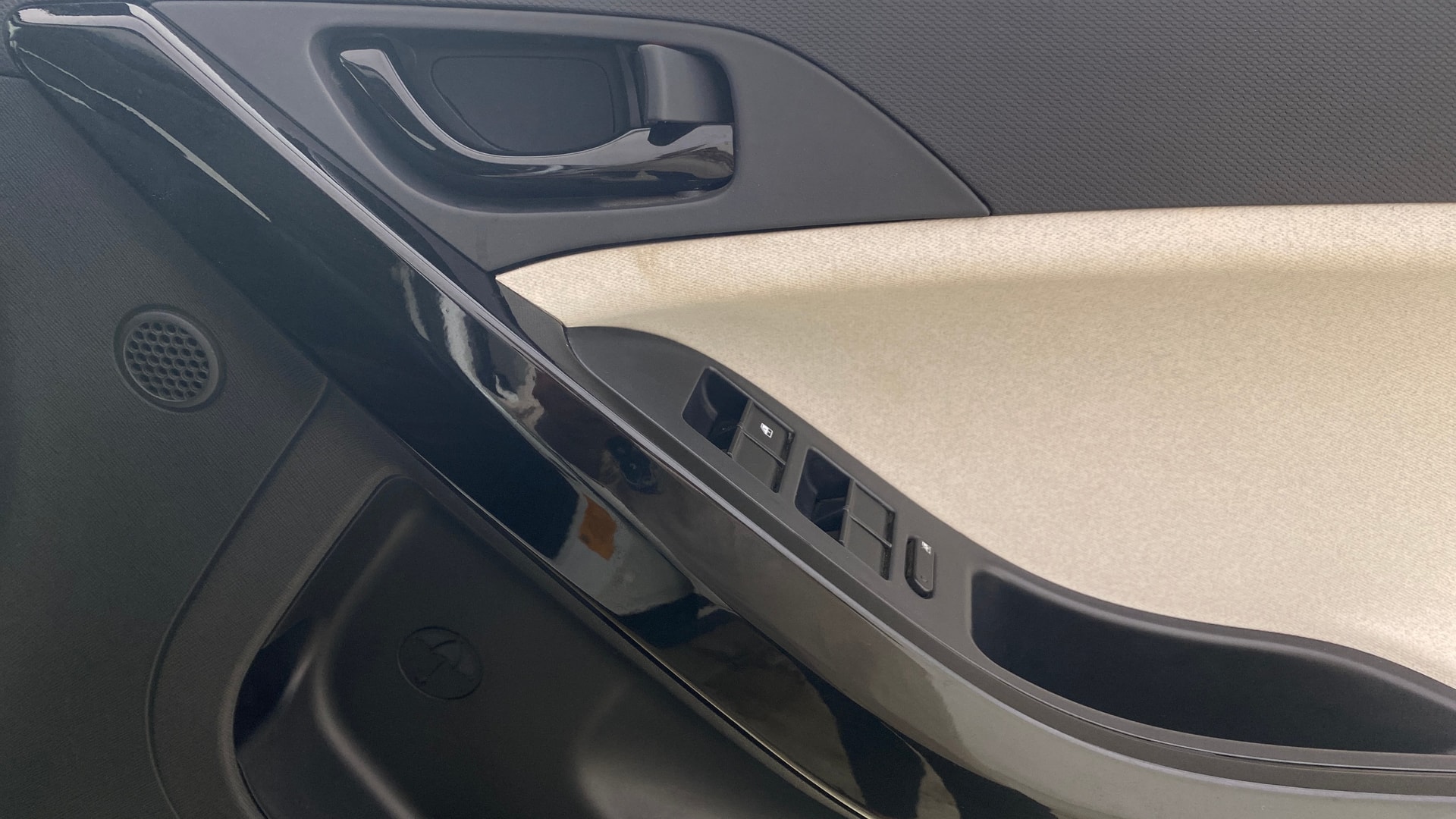 View 2025 Tata Nexon Revotron XE Image 34 Used 2025 Tata Nexon Revotron XE Image 34