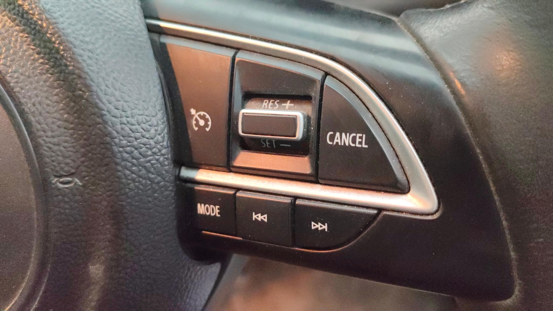 View 2023 Toyota Urban Cruiser Hyryder V e-Drive 2WD HYBRID Image 3 Used 2023 Toyota Urban Cruiser Hyryder V e-Drive 2WD HYBRID Image 3