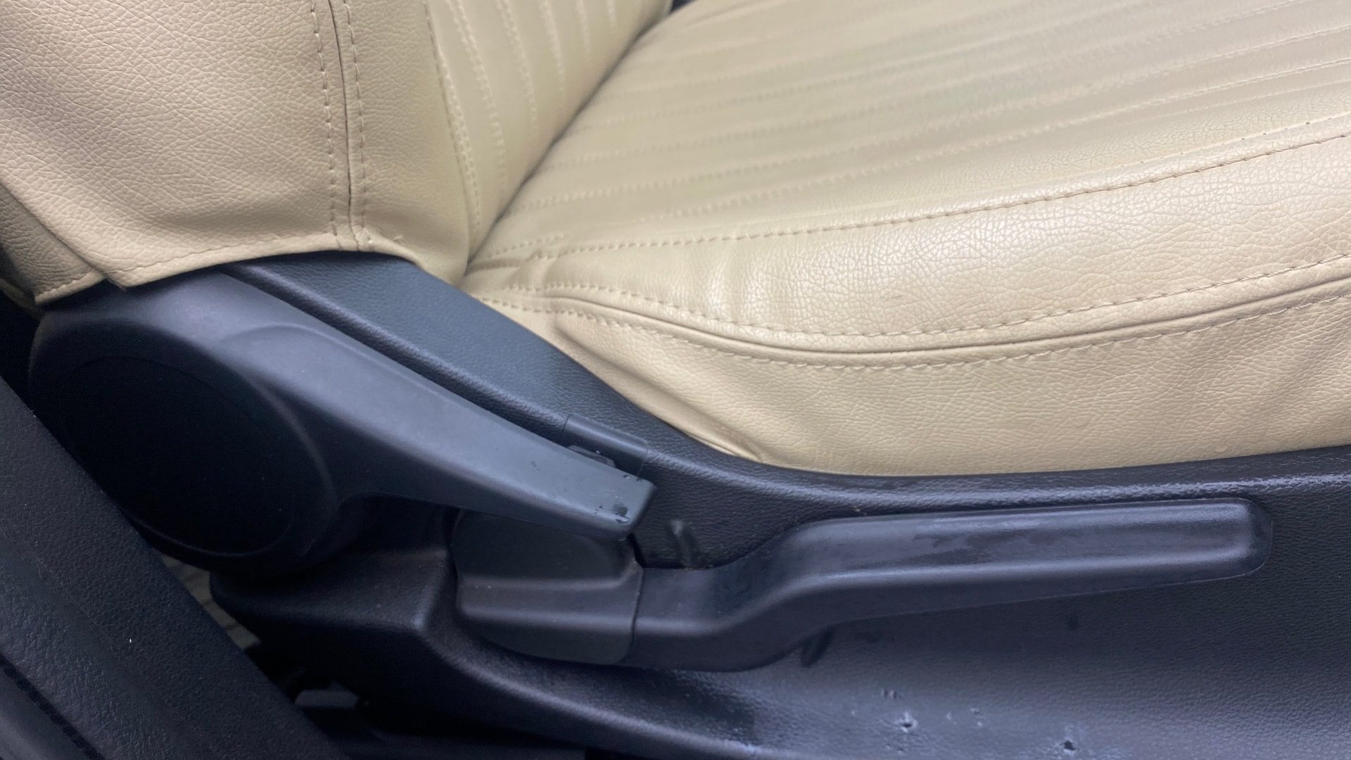 View 2021 Honda City ZX MT Diesel Anniversary Edition Image 19 Used 2021 Honda City ZX MT Diesel Anniversary Edition Image 19