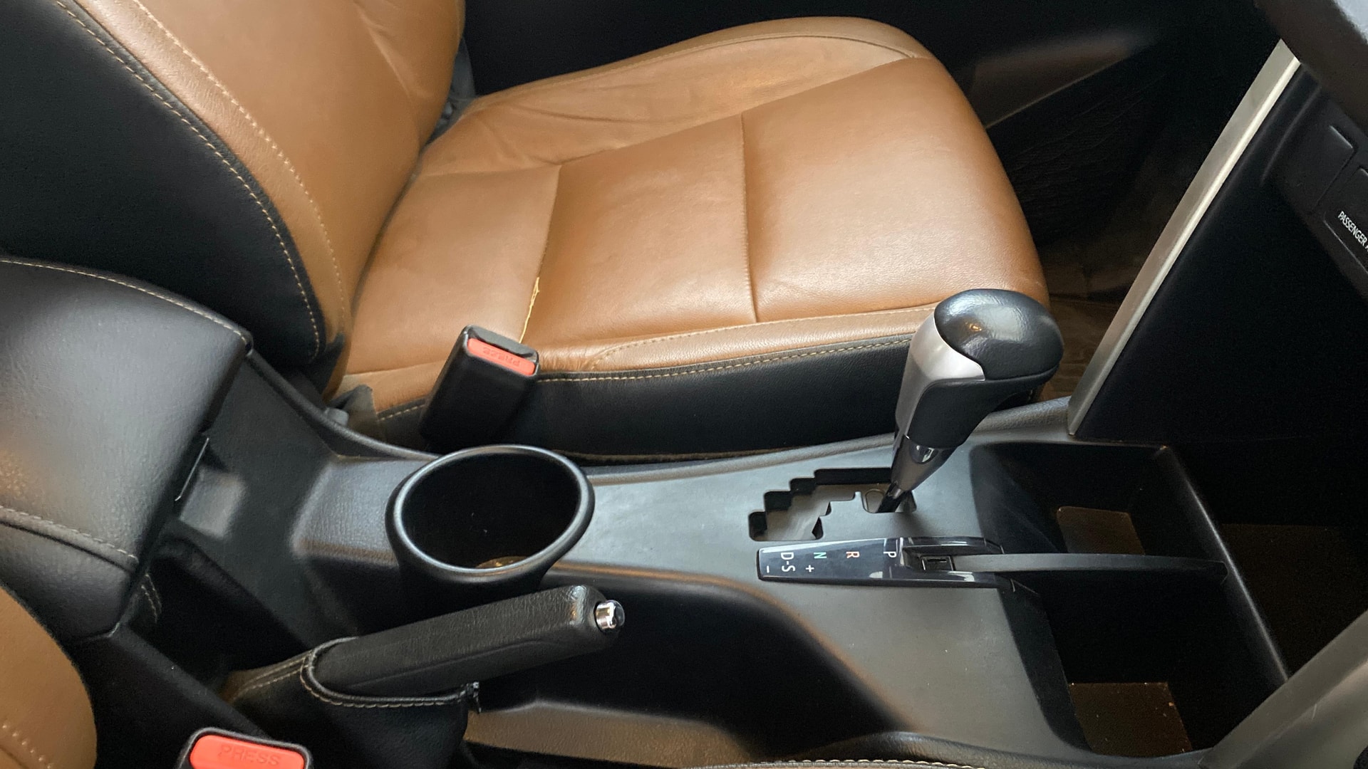 View 2018 Toyota Innova Crysta 2.8 ZX AT 7-Seater Image 41 Used 2018 Toyota Innova Crysta 2.8 ZX AT 7-Seater Image 41