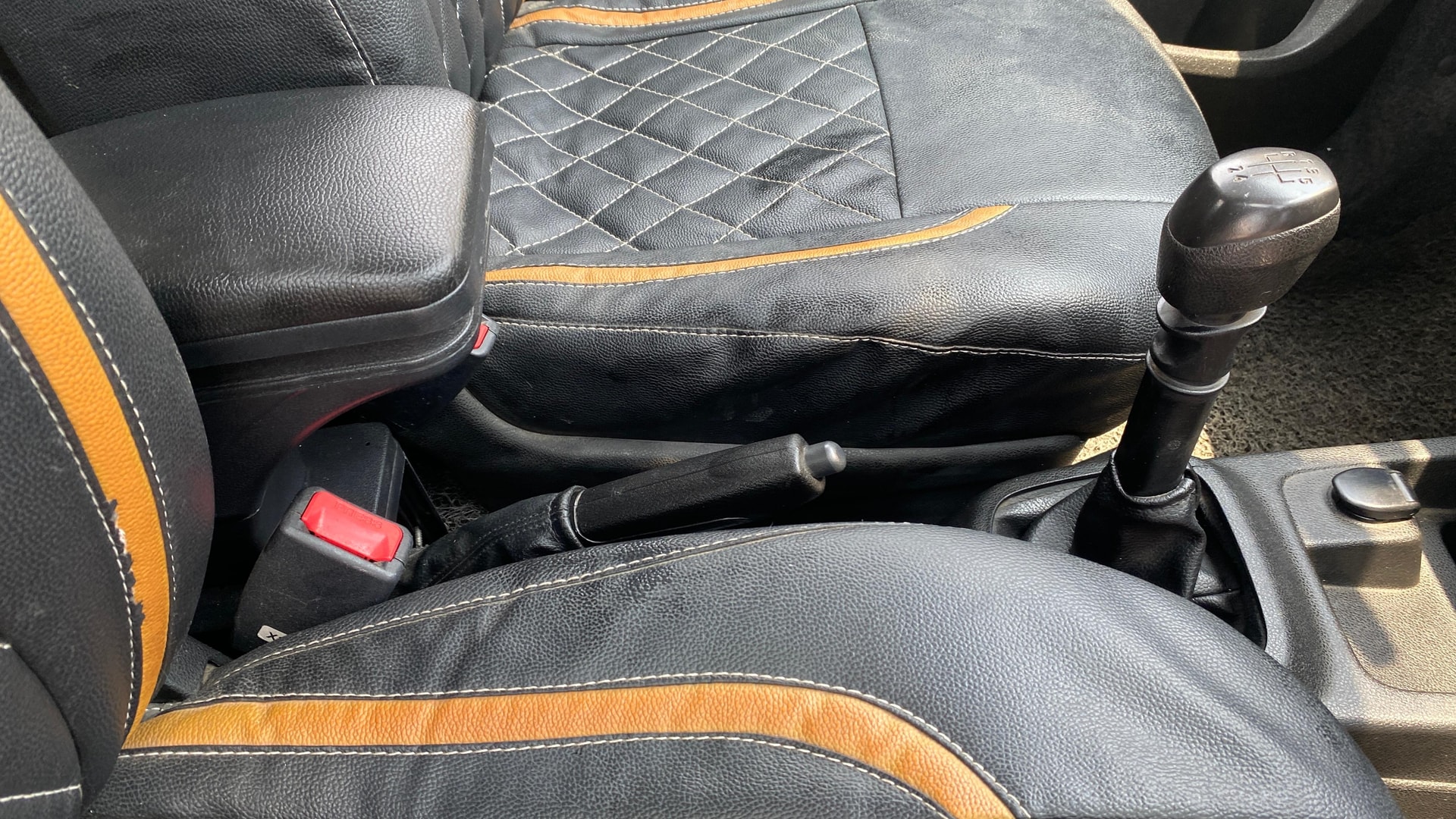 View 2017 Renault Kwid RXT 1.0 Image 38 Used 2017 Renault Kwid RXT 1.0 Image 38