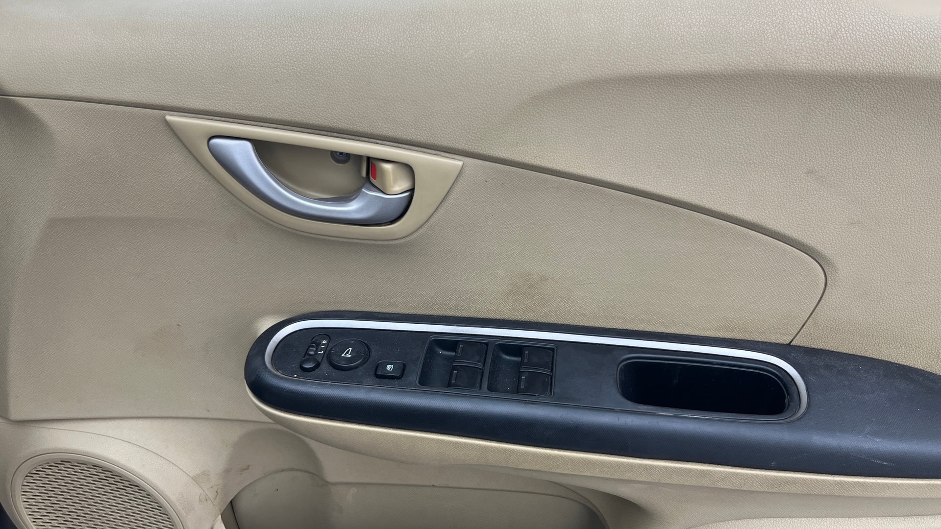 View 2016 Honda Amaze E MT Petrol BS IV Image 32 Used 2016 Honda Amaze E MT Petrol BS IV Image 32