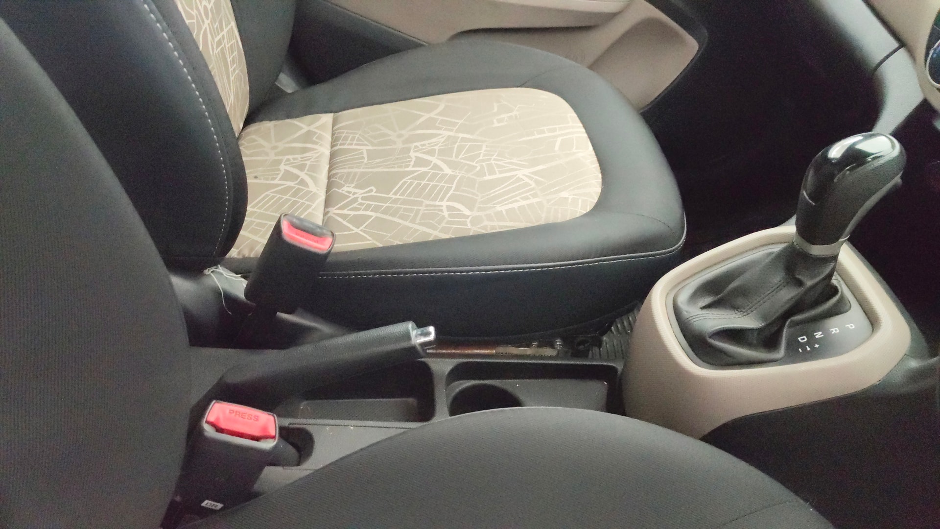 View 2015 Hyundai Grand i10 Asta AT 1.2 Kappa VTVT Image 38 Used 2015 Hyundai Grand i10 Asta AT 1.2 Kappa VTVT Image 38