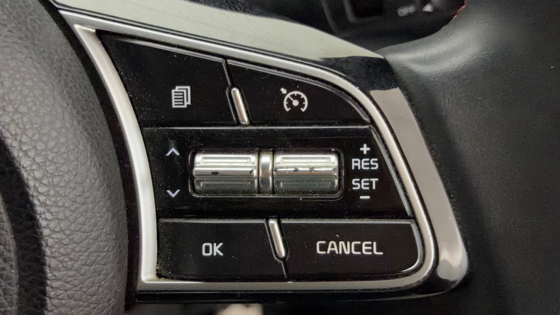 View 2021 Kia Sonet GTX Plus iMT Petrol Image 3 Used 2021 Kia Sonet GTX Plus iMT Petrol Image 3