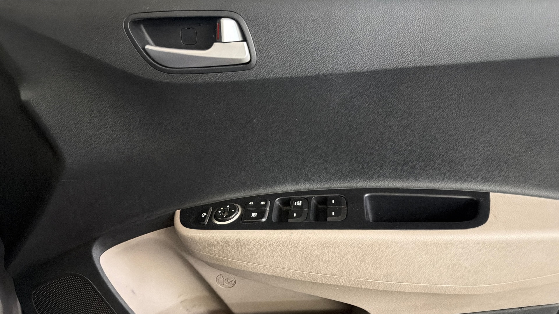 View 2019 Hyundai Grand i10 Sportz 1.2 Kappa Image 33 Used 2019 Hyundai Grand i10 Sportz 1.2 Kappa Image 33