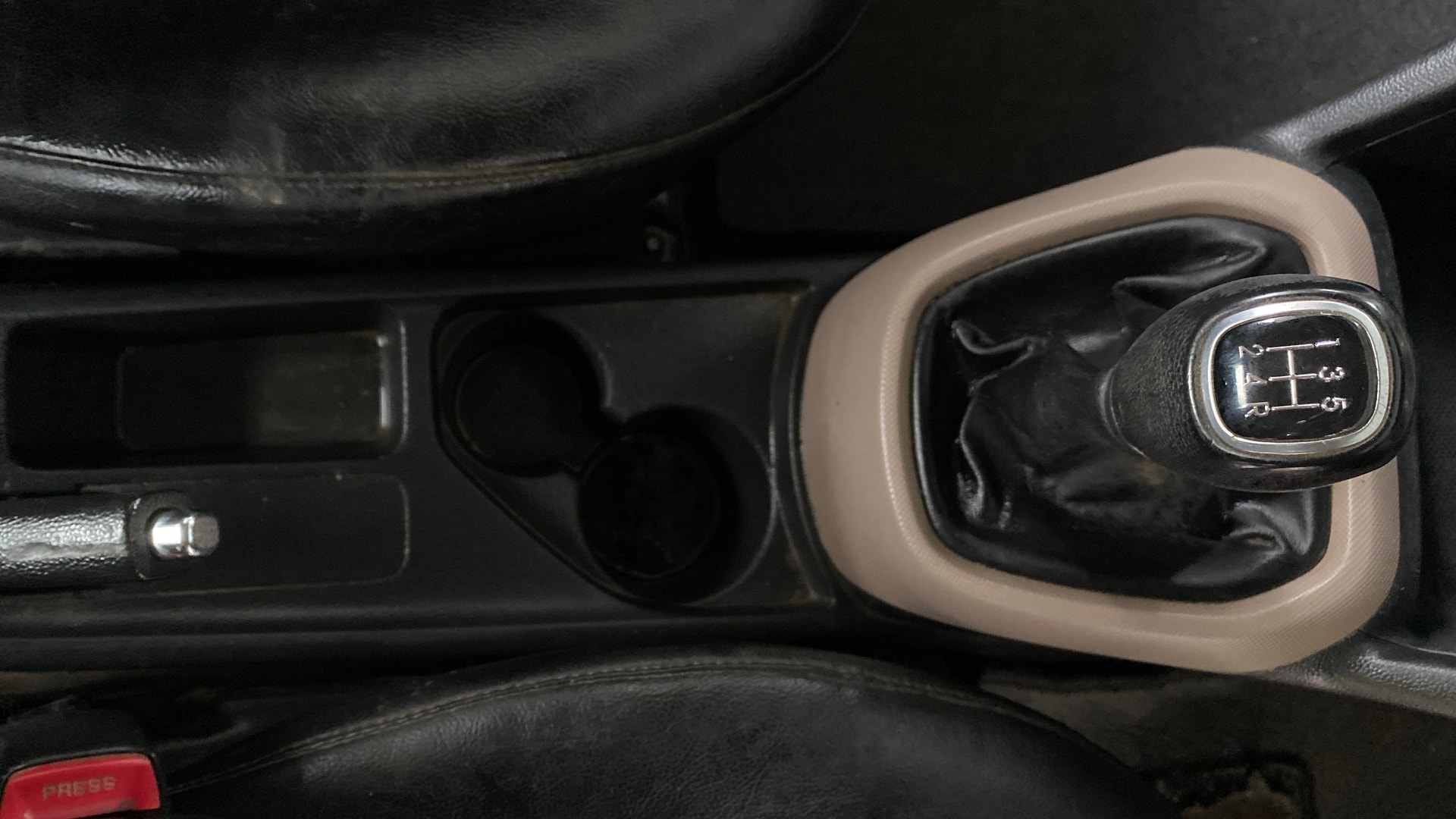 View 2014 Hyundai Grand i10 1.2 Asta Petrol Image 40 Used 2014 Hyundai Grand i10 1.2 Asta Petrol Image 40