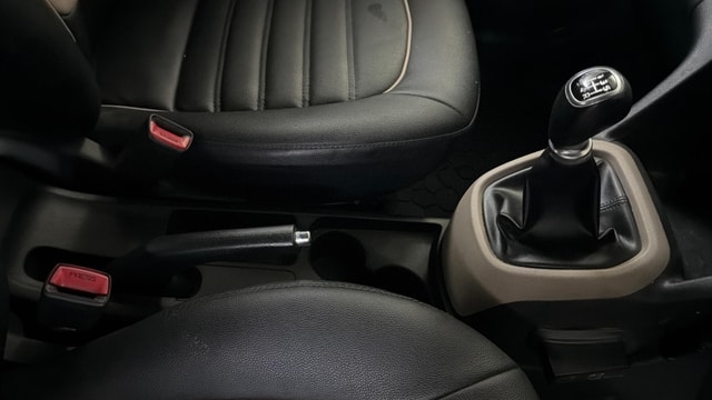 View Hyundai Grand i10 Image 37 Used Hyundai Grand i10 Image 37