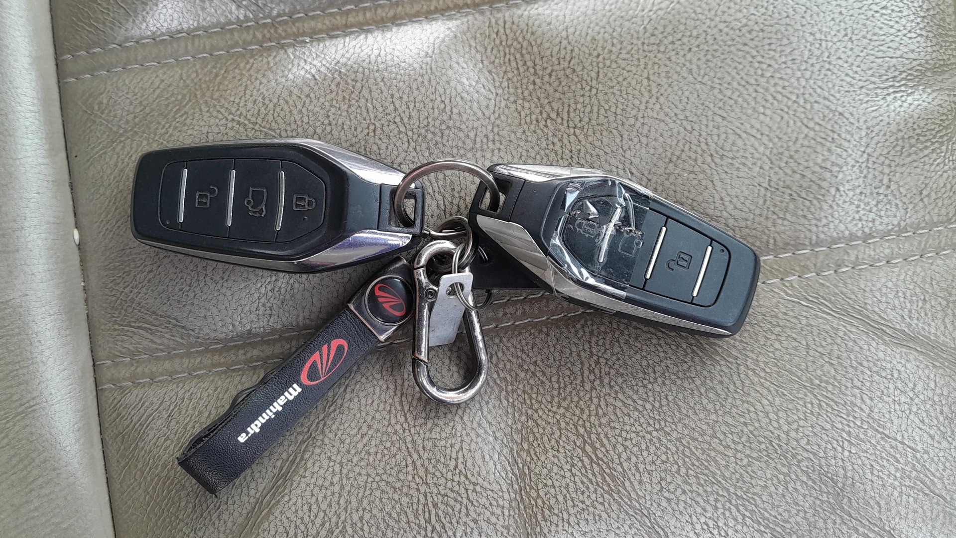 View 2015 Mahindra XUV500 W10 FWD Image 20 Used 2015 Mahindra XUV500 W10 FWD Image 20