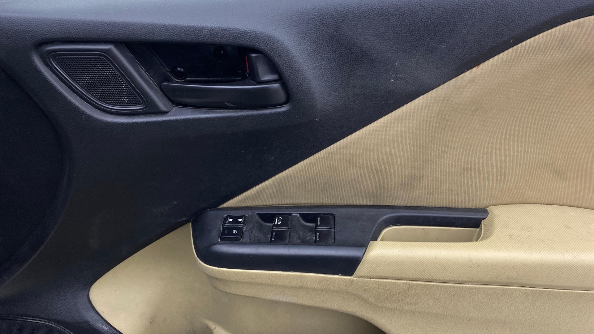View 2014 Honda City ZX MT Diesel Anniversary Edition Image 34 Used 2014 Honda City ZX MT Diesel Anniversary Edition Image 34