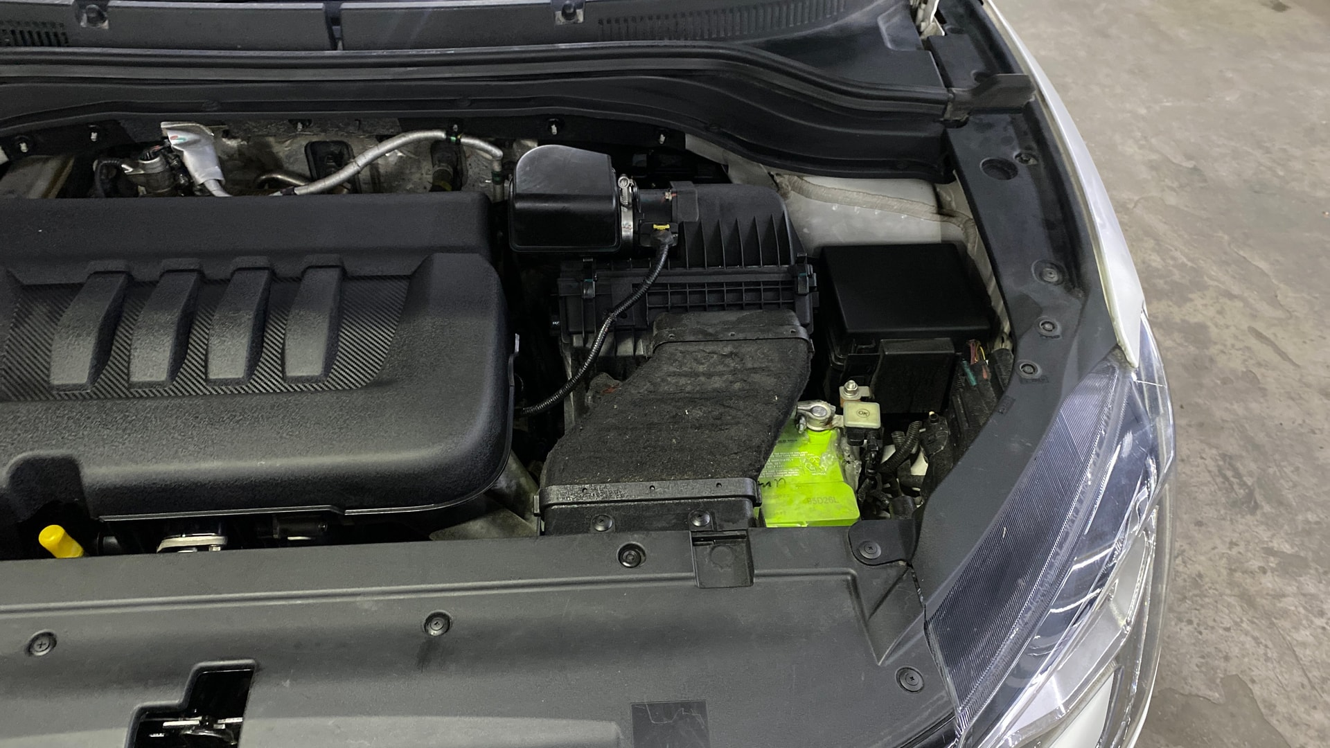 View 2022 Mahindra XUV700 MX Petrol 5 STR Image 31 Used 2022 Mahindra XUV700 MX Petrol 5 STR Image 31