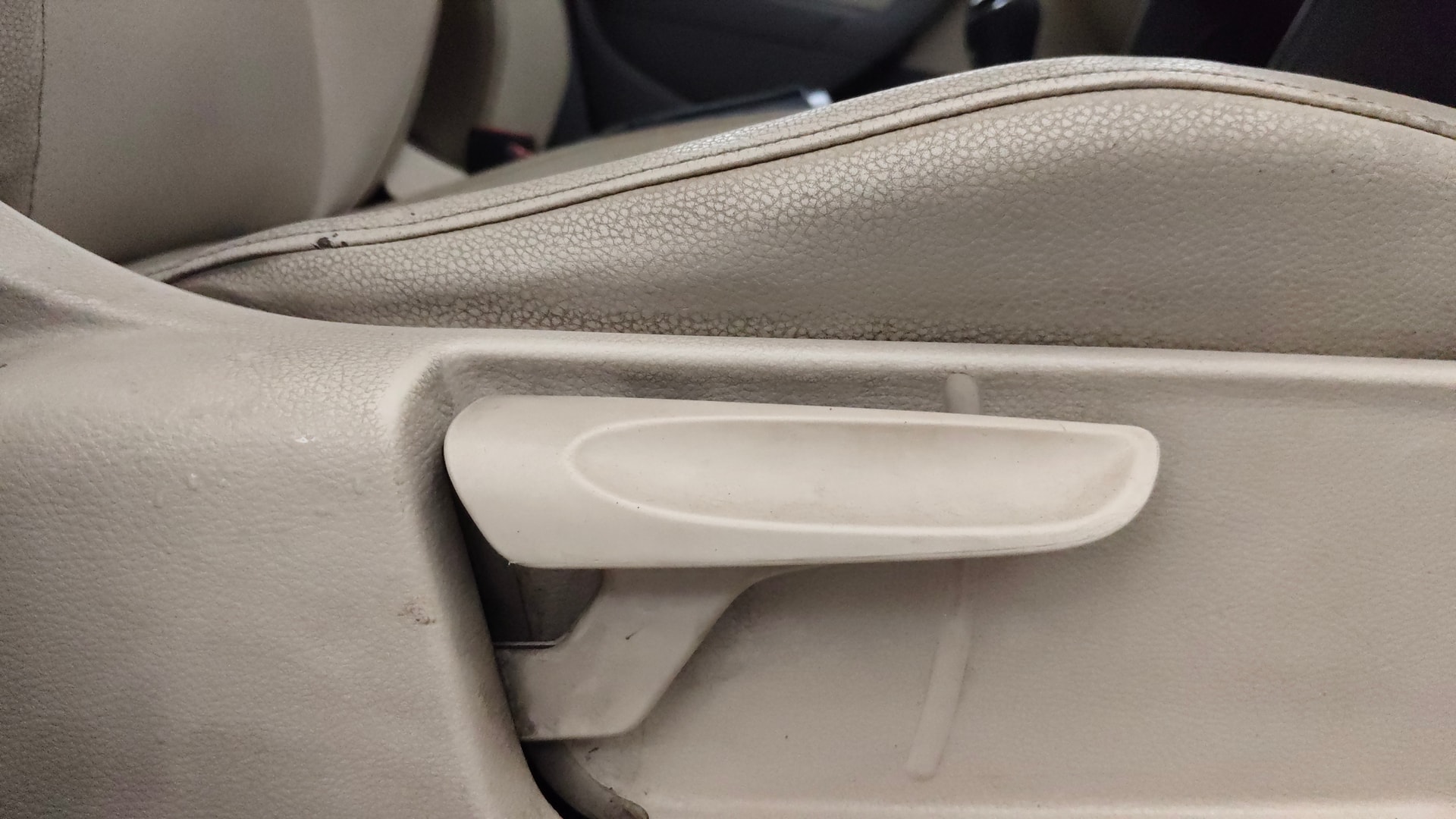 View 2013 Volkswagen Vento 1.2 L TSI Comfortline Petrol AT Image 18 Used 2013 Volkswagen Vento 1.2 L TSI Comfortline Petrol AT Image 18