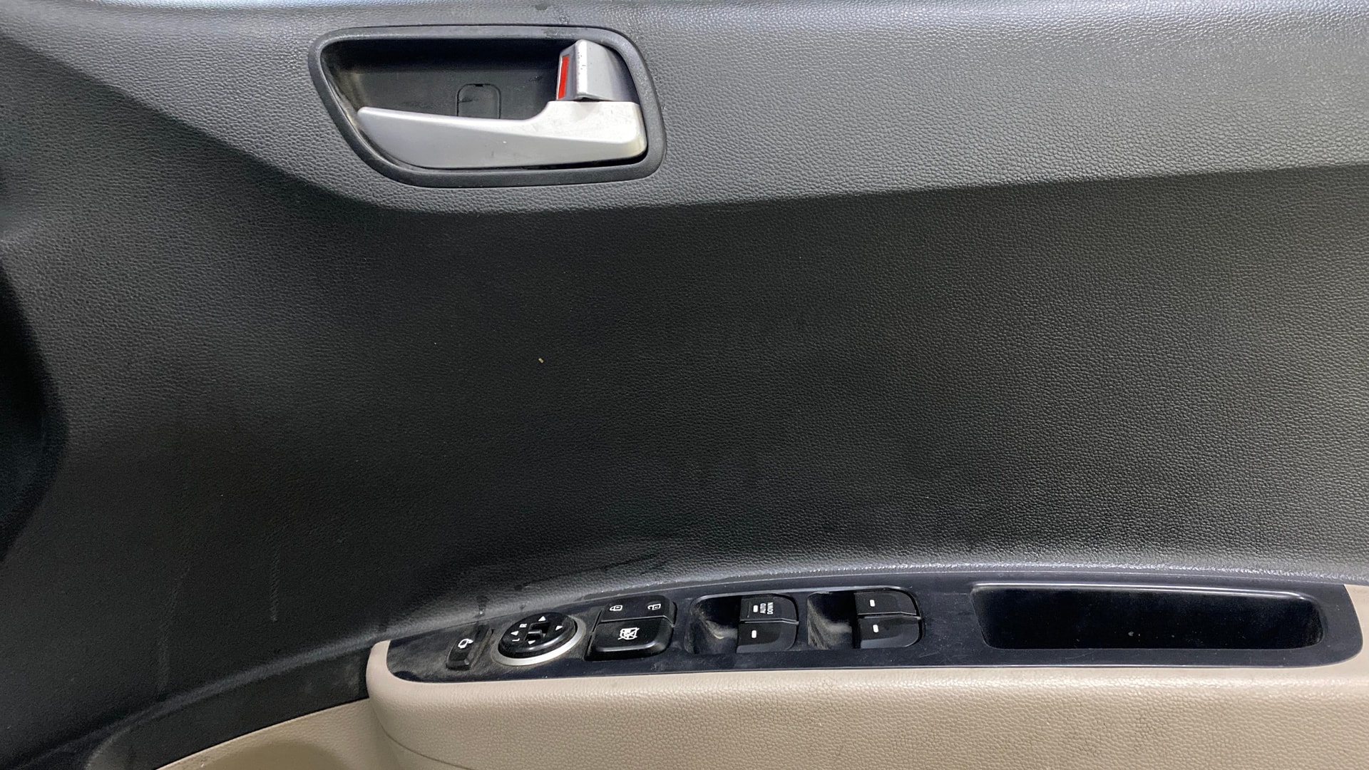 View 2019 Hyundai Grand i10 Sportz 1.2 Kappa Image 37 Used 2019 Hyundai Grand i10 Sportz 1.2 Kappa Image 37