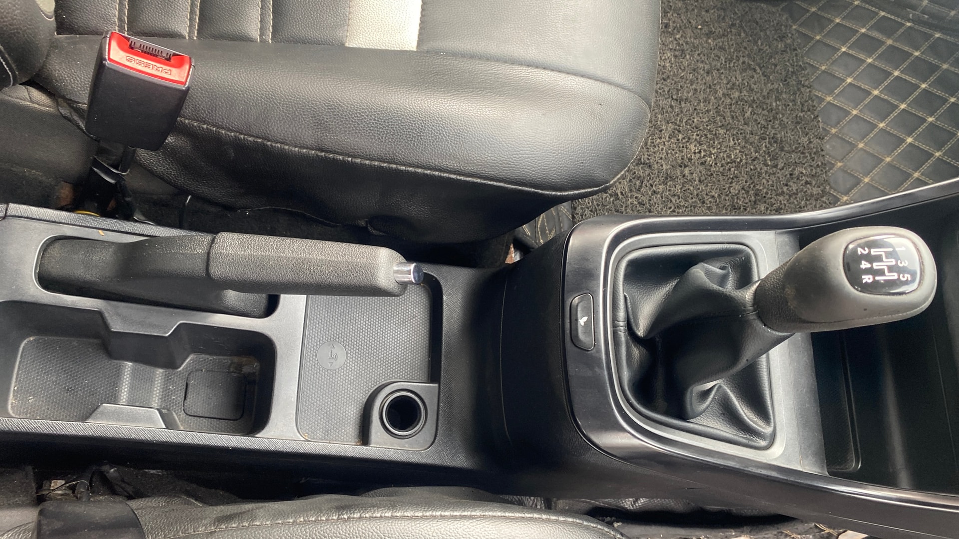 View 2021 Tata Altroz XT Petrol Image 38 Used 2021 Tata Altroz XT Petrol Image 38