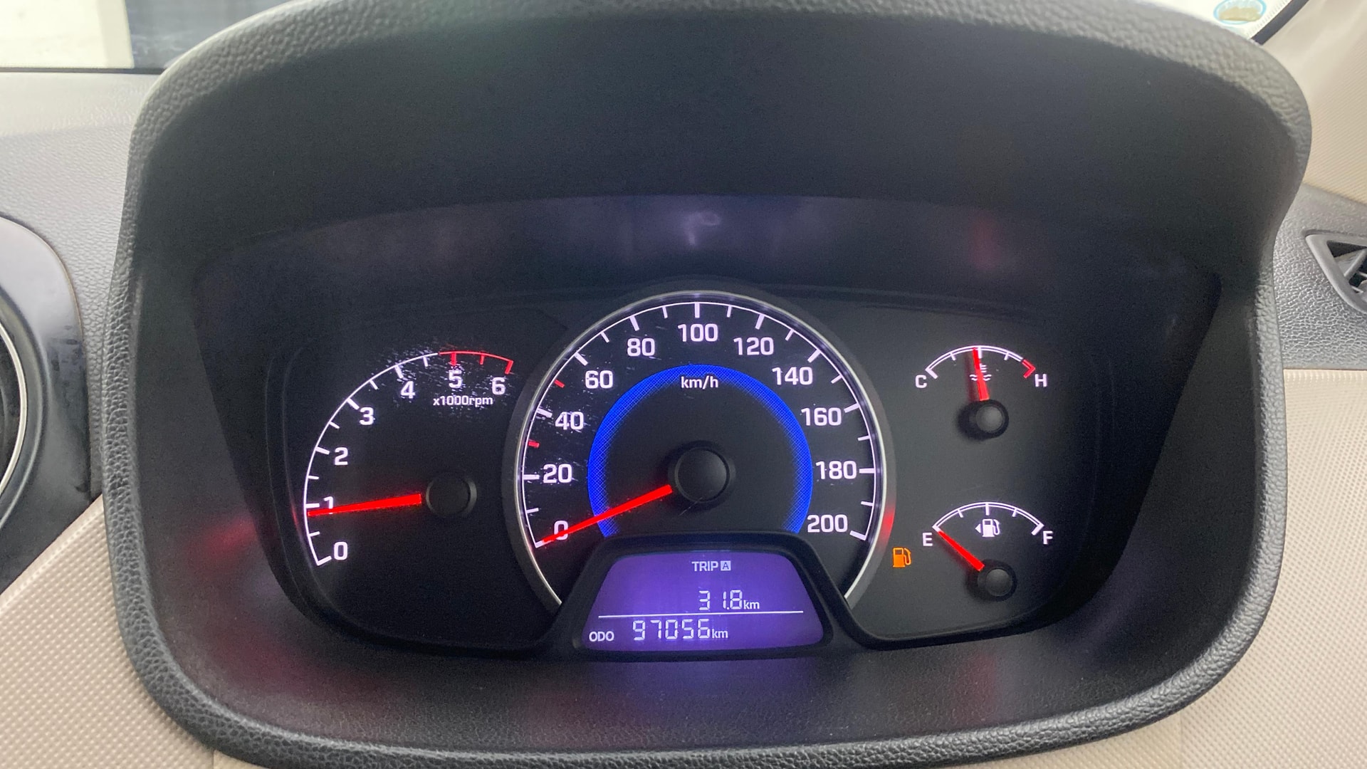 View 2015 Hyundai Grand i10 1.1 Sportz Diesel Image 33 Used 2015 Hyundai Grand i10 1.1 Sportz Diesel Image 33