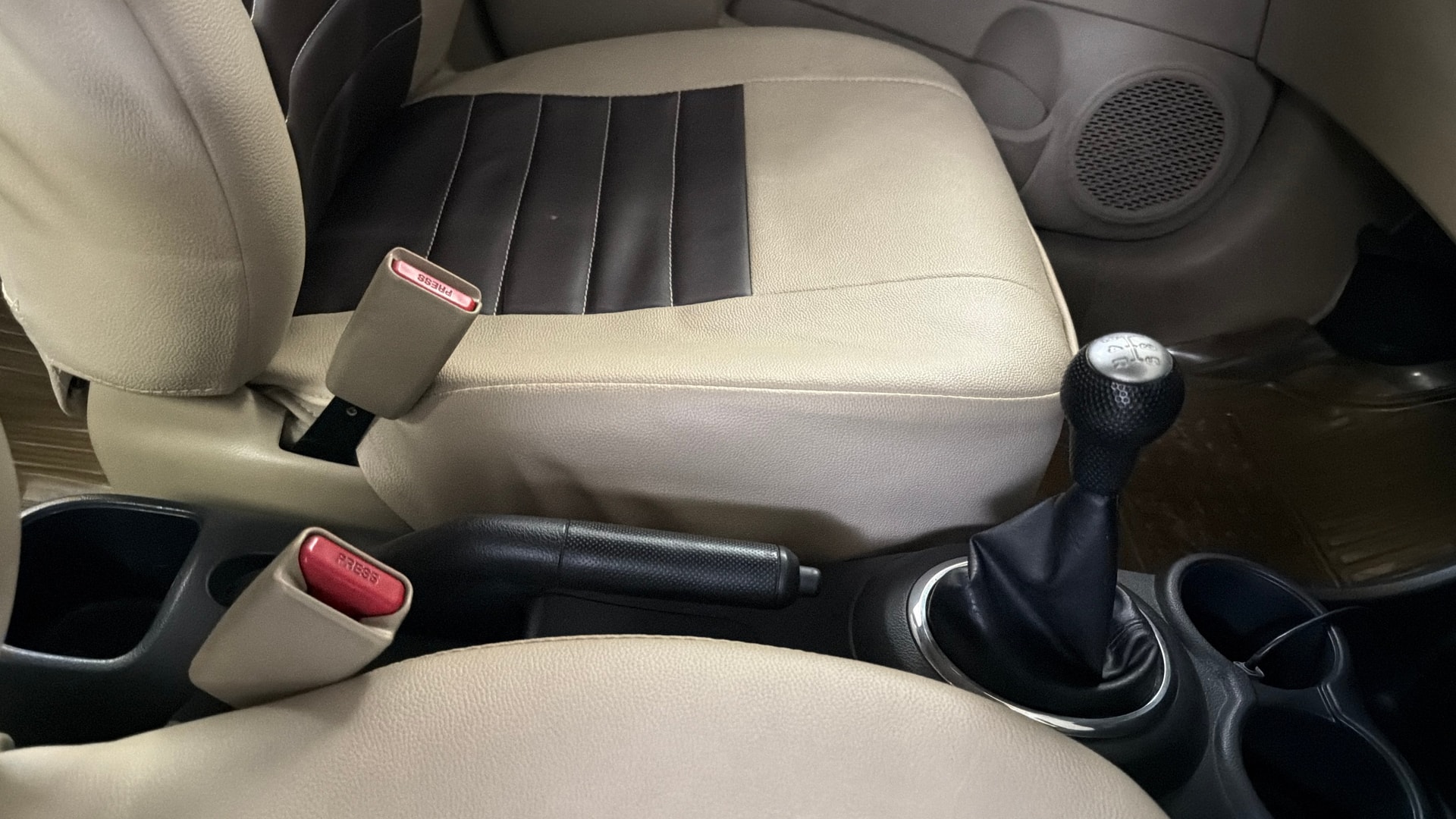 View 2015 Honda Mobilio E Diesel Image 38 Used 2015 Honda Mobilio E Diesel Image 38