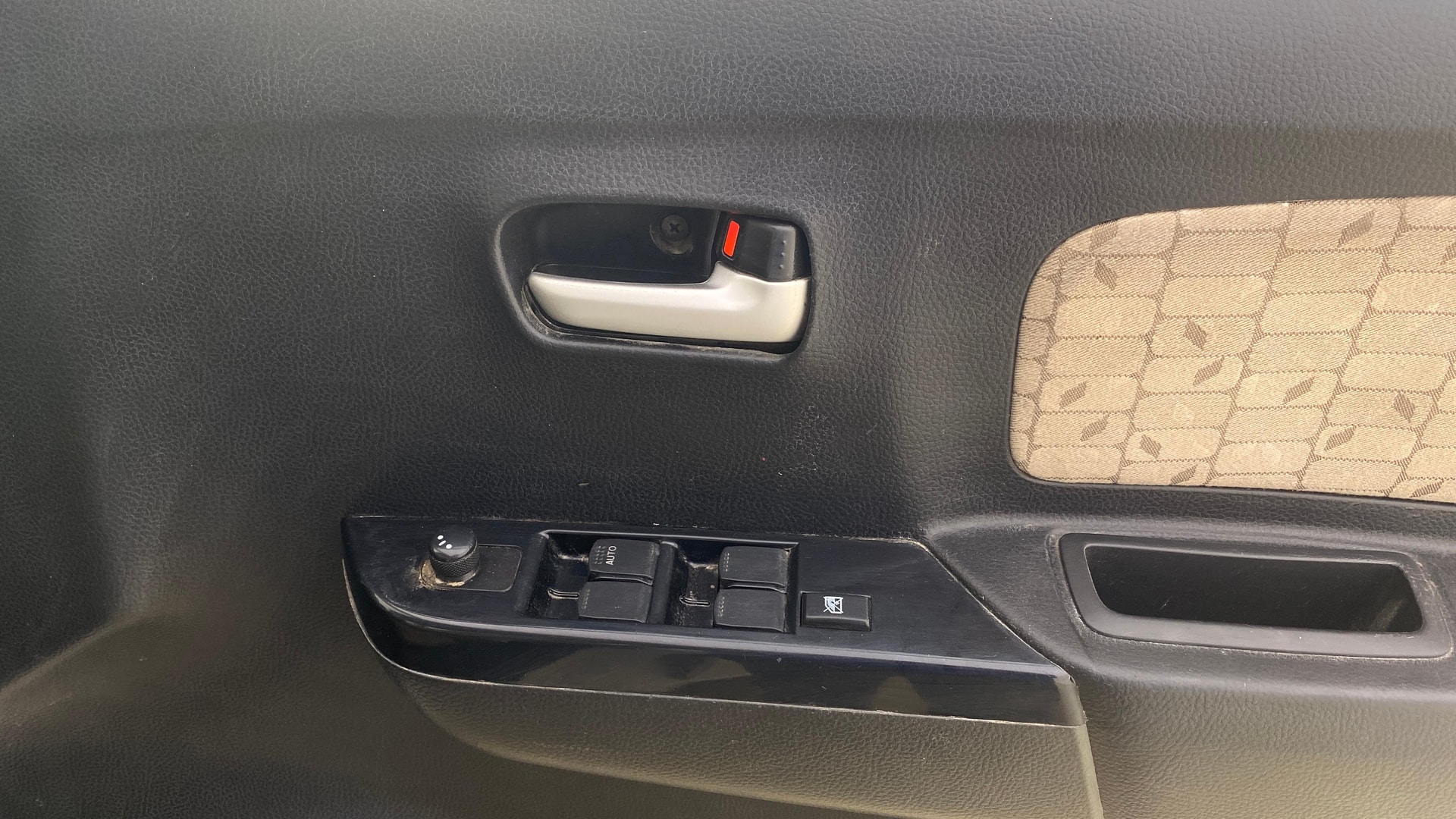 View 2018 Maruti Suzuki 1000 Base Variant Image 32 Used 2018 Maruti Suzuki 1000 Base Variant Image 32