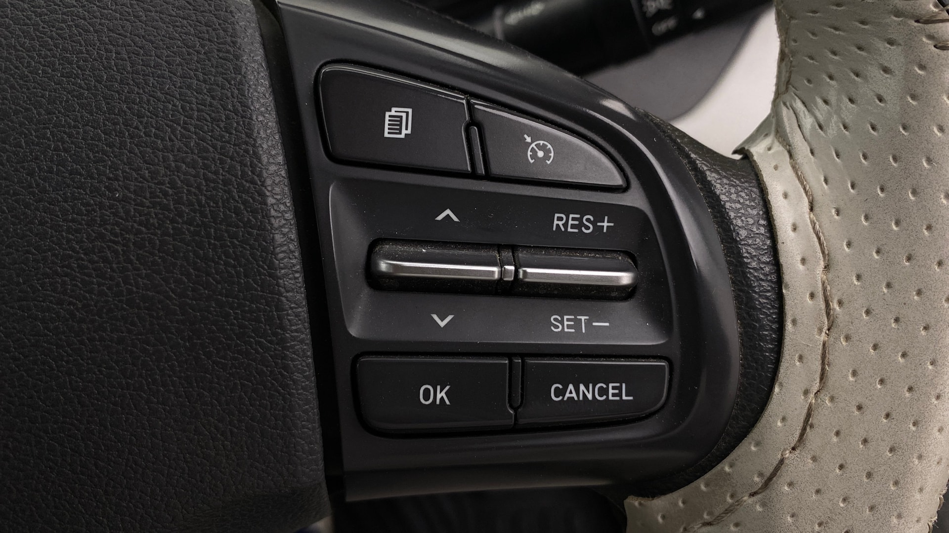 View 2024 Hyundai Grand i10 Nios Sportz Petrol AMT Image 3 Used 2024 Hyundai Grand i10 Nios Sportz Petrol AMT Image 3