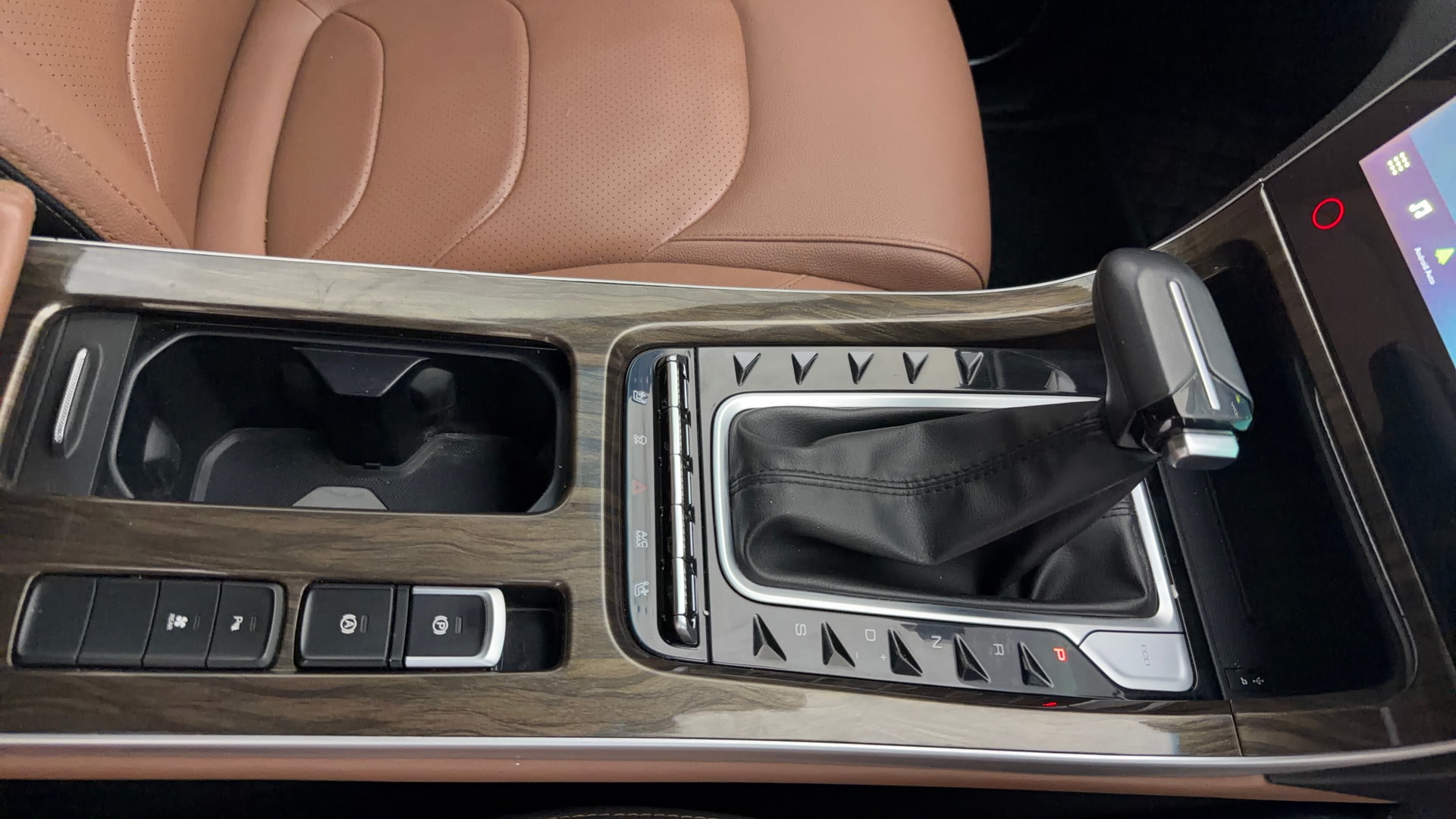 View 2023 MG Hector Plus Sharp Pro 7 Seater CVT Petrol Image 44 Used 2023 MG Hector Plus Sharp Pro 7 Seater CVT Petrol Image 44