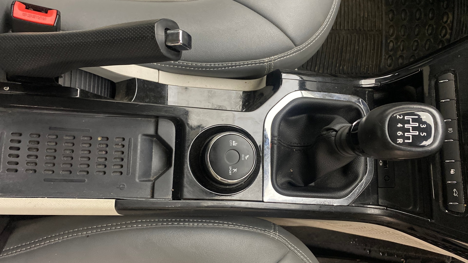 View 2024 Tata Nexon Revotron XZ Plus Lux Image 39 Used 2024 Tata Nexon Revotron XZ Plus Lux Image 39