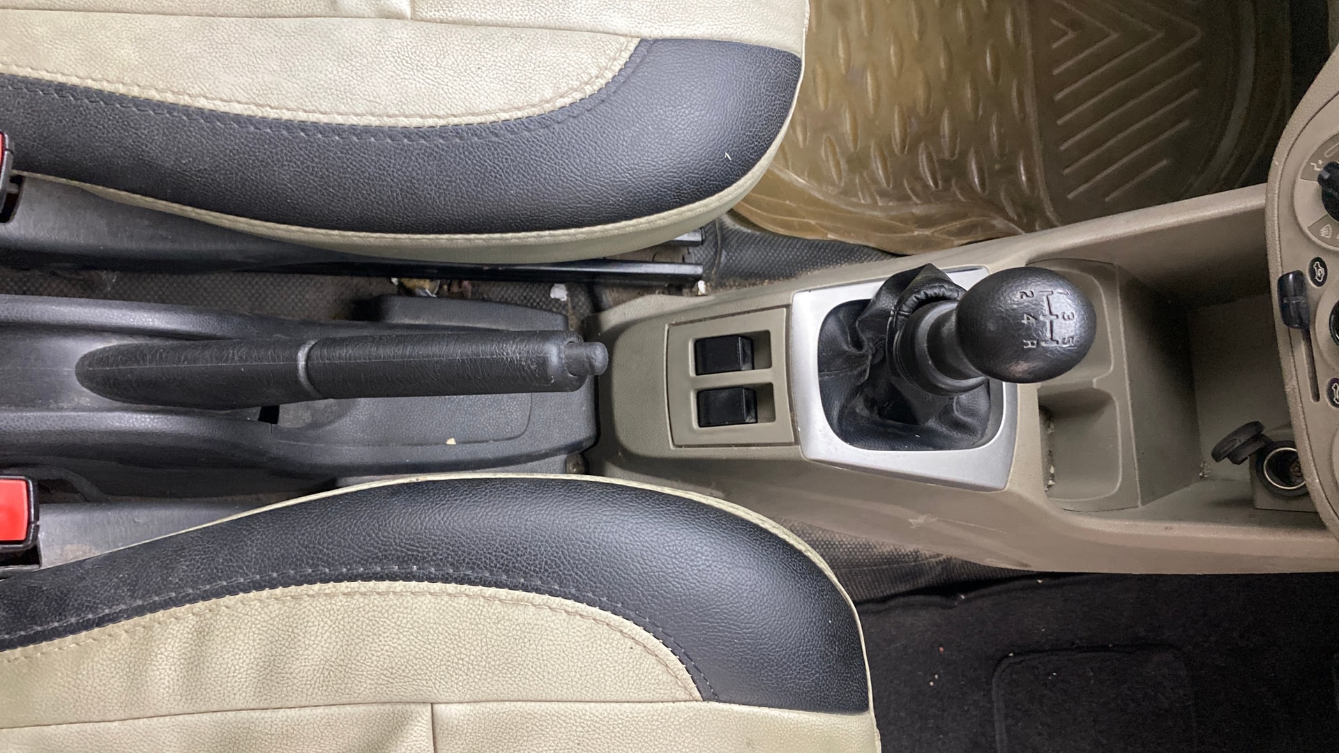View 2016 Maruti Suzuki Alto K10 LX Image 37 Used 2016 Maruti Suzuki Alto K10 LX Image 37