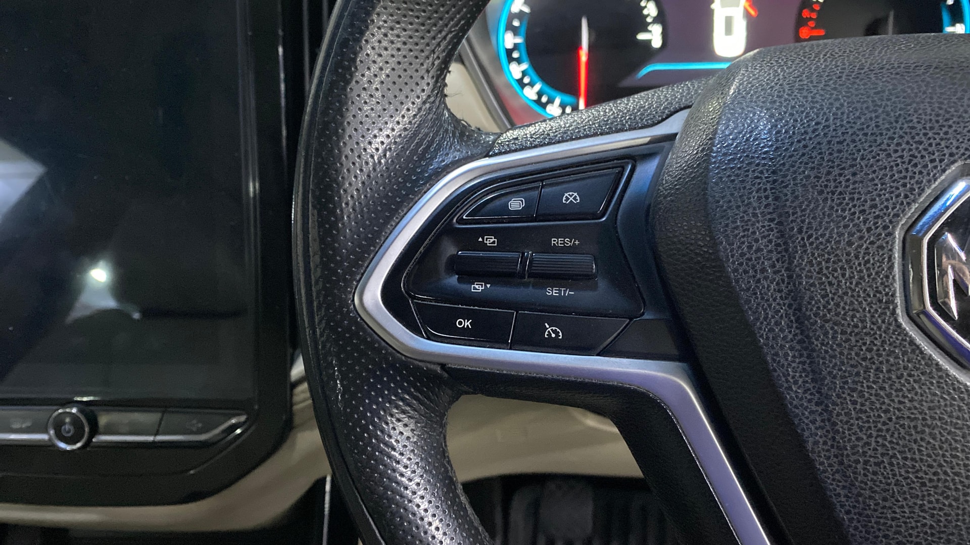 View 2021 MG Hector Sharp Diesel Image 3 Used 2021 MG Hector Sharp Diesel Image 3