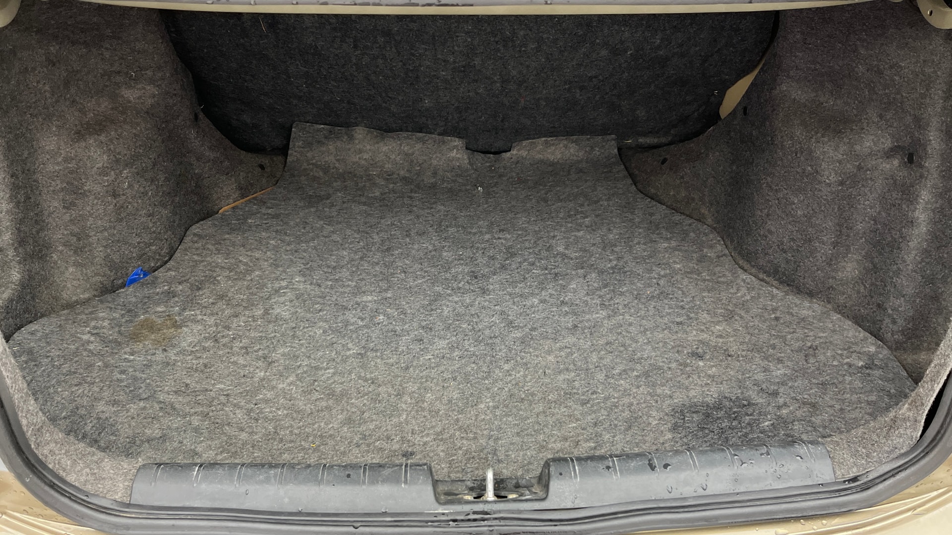 View 2013 Honda City ZX MT Diesel Anniversary Edition Image 6 Used 2013 Honda City ZX MT Diesel Anniversary Edition Image 6