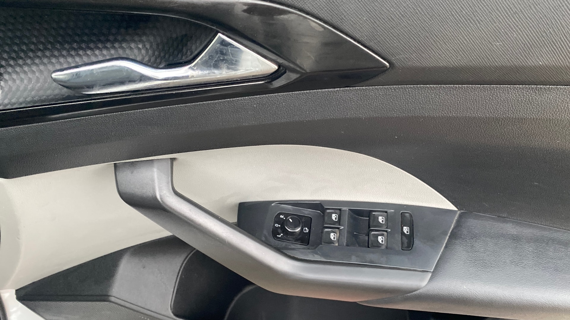 View 2023 Skoda Kushaq Style 1.0 TSI AT Image 34 Used 2023 Skoda Kushaq Style 1.0 TSI AT Image 34