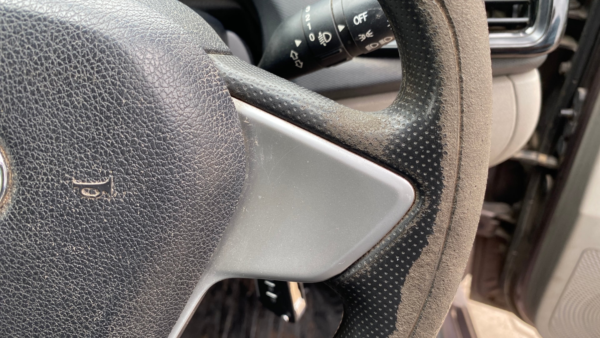 View 2017 Tata Tiago Revotorq XB Image 3 Used 2017 Tata Tiago Revotorq XB Image 3