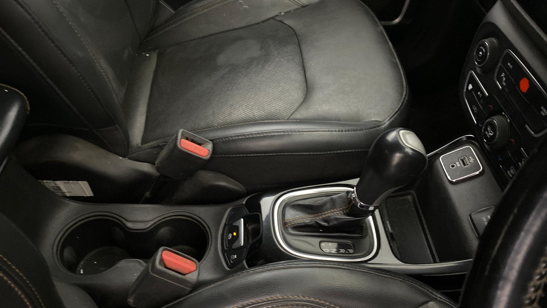 View 2018 Jeep Compass Limited (O)1.4 Multi AIR Petrol DDCT AT BS IV Image 39 Used 2018 Jeep Compass Limited (O)1.4 Multi AIR Petrol DDCT AT BS IV Image 39