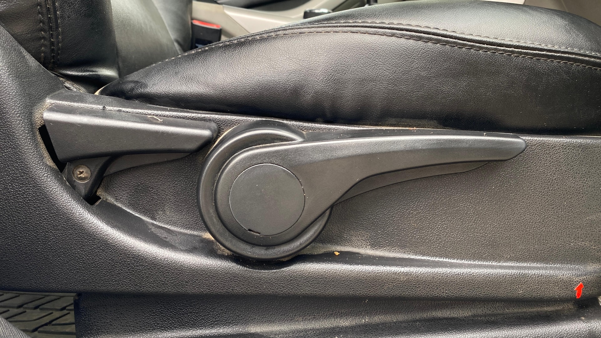 View 2019 Tata Nexon Revotron XE Image 10 Used 2019 Tata Nexon Revotron XE Image 10