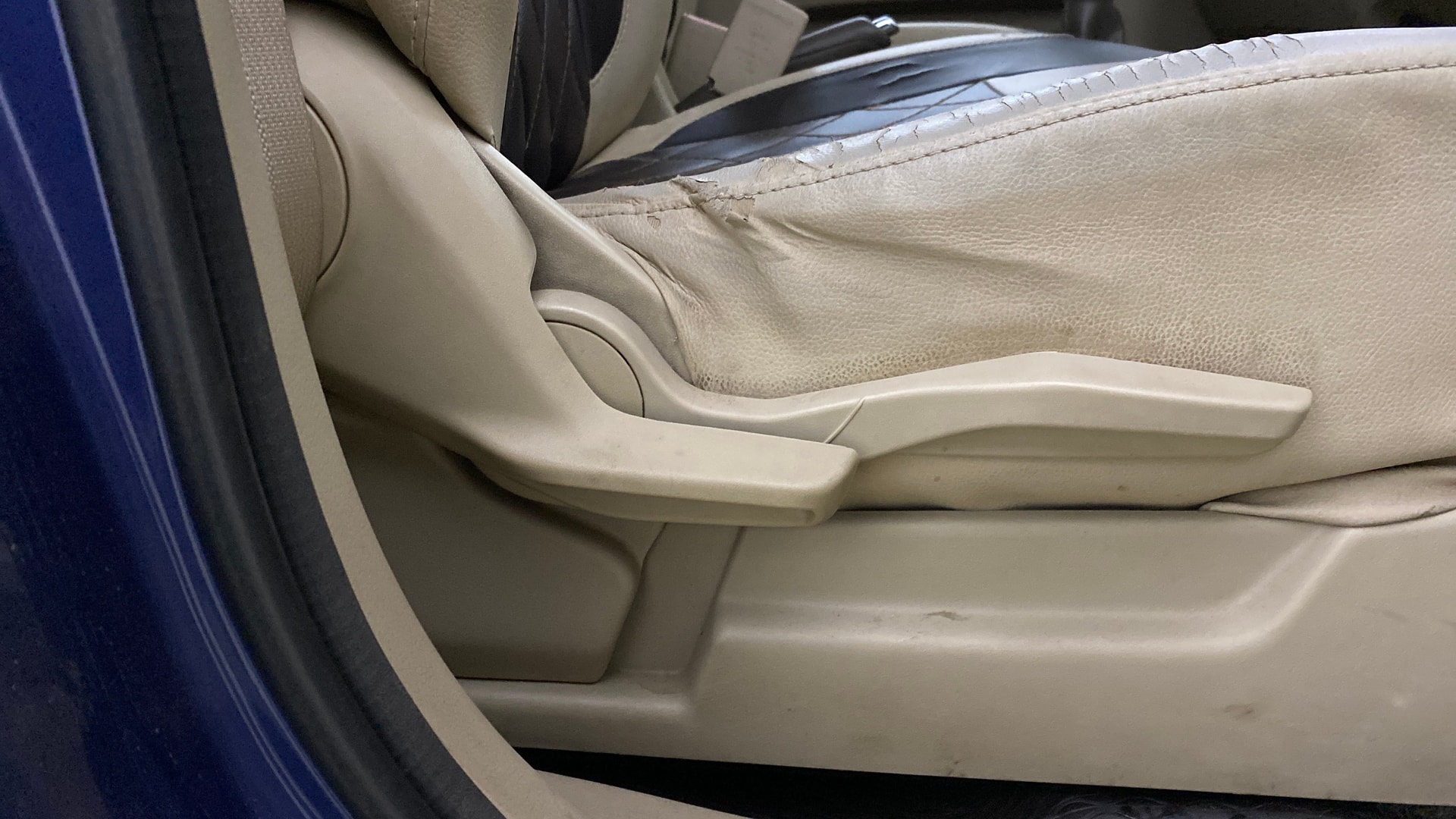 View 2019 Maruti Suzuki 1000 Base Variant Image 19 Used 2019 Maruti Suzuki 1000 Base Variant Image 19