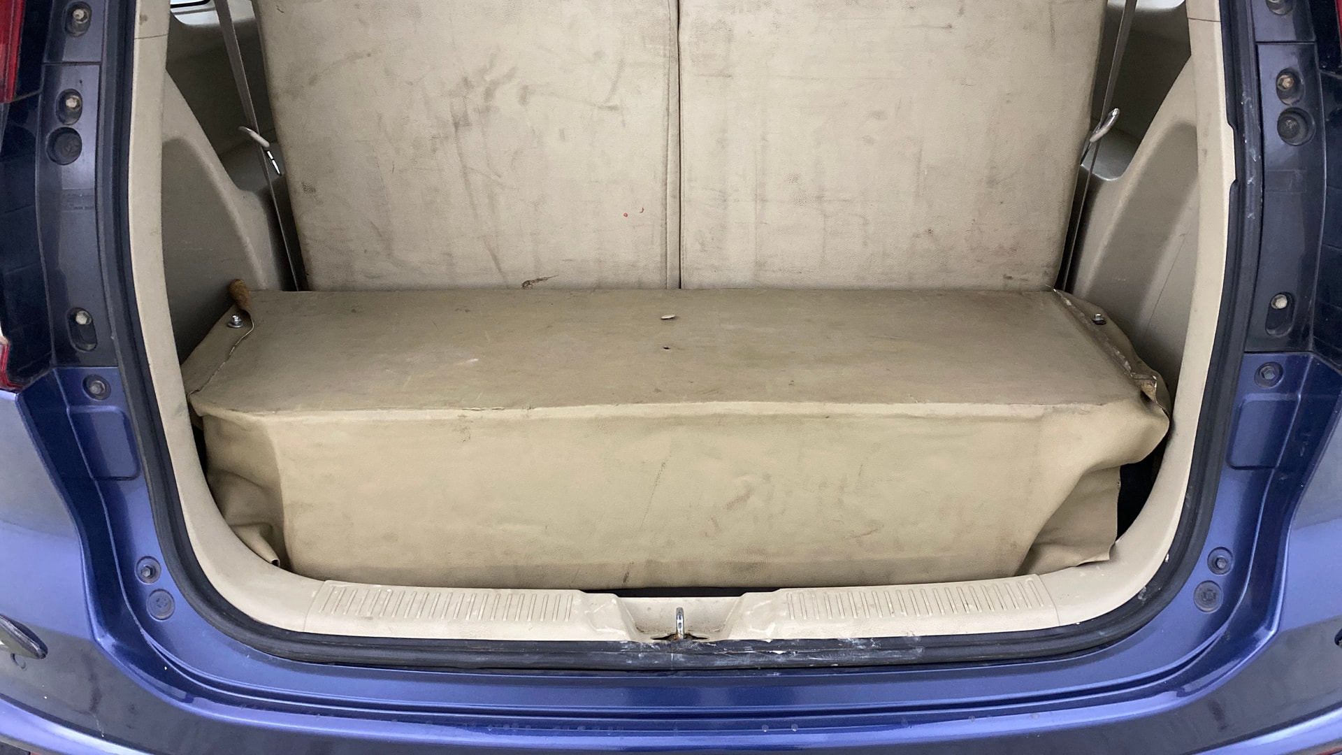 View 2019 Maruti Suzuki 1000 Base Variant Image 10 Used 2019 Maruti Suzuki 1000 Base Variant Image 10