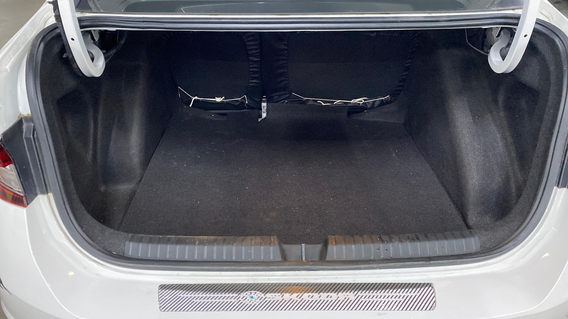 View 2024 Skoda Slavia Ambition 1.0 TSI MT Image 10 Used 2024 Skoda Slavia Ambition 1.0 TSI MT Image 10