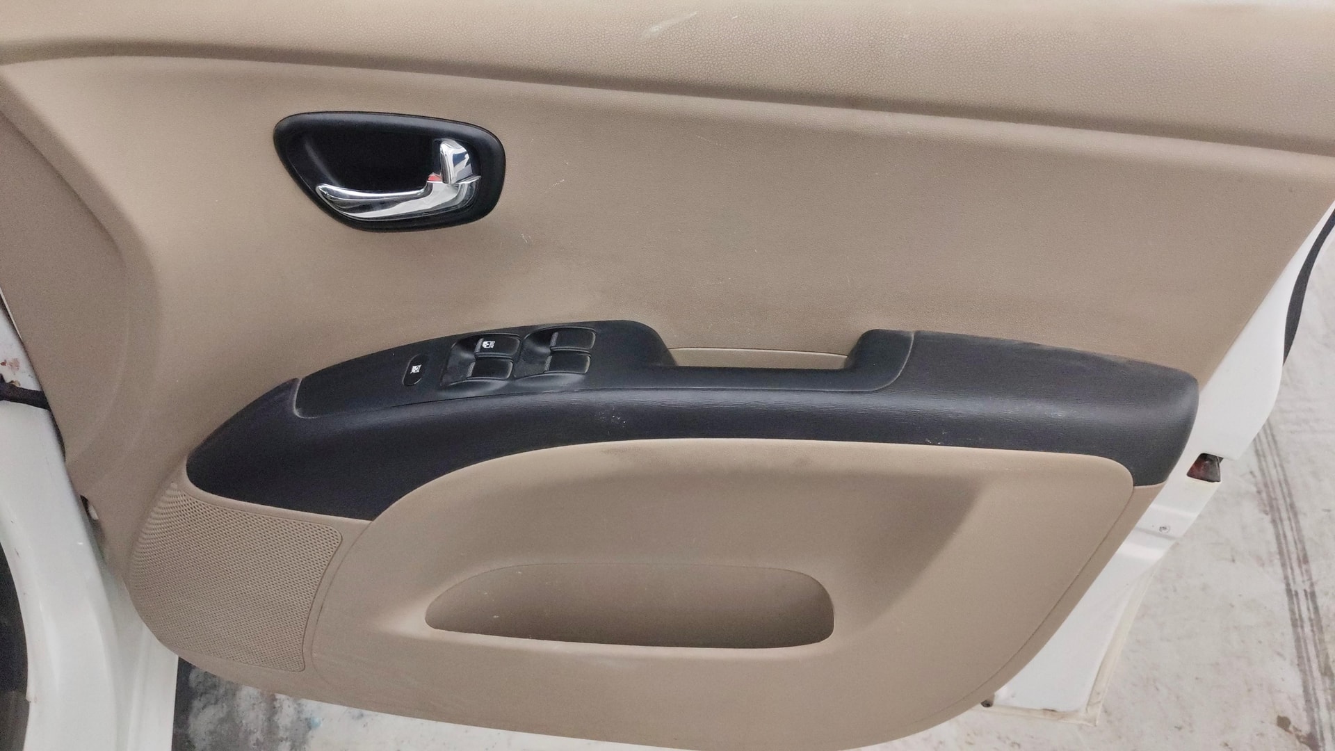 View 2014 Hyundai i10 1.2 Asta MT Image 32 Used 2014 Hyundai i10 1.2 Asta MT Image 32